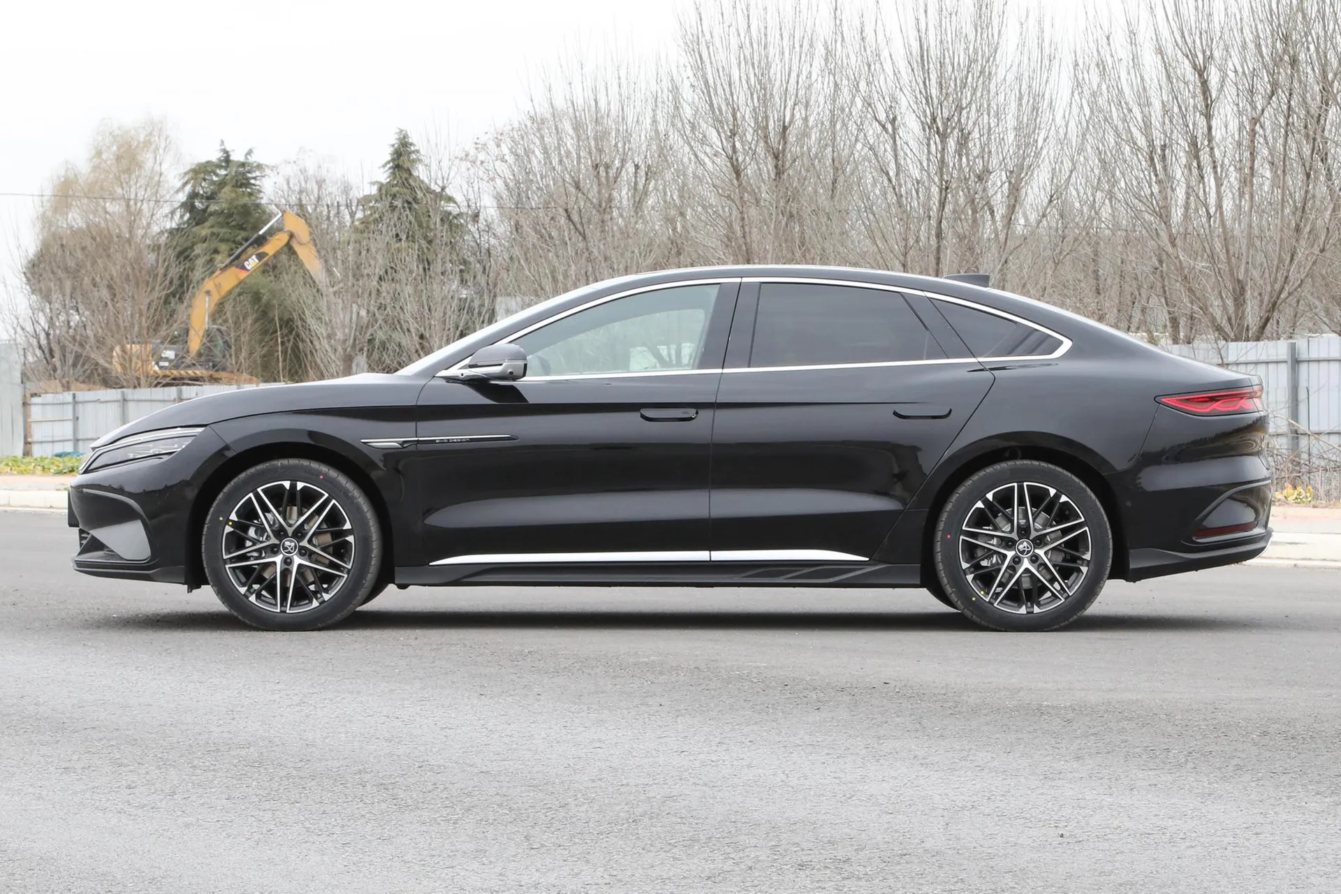  Han EV Smart Driving 605 KM Honor