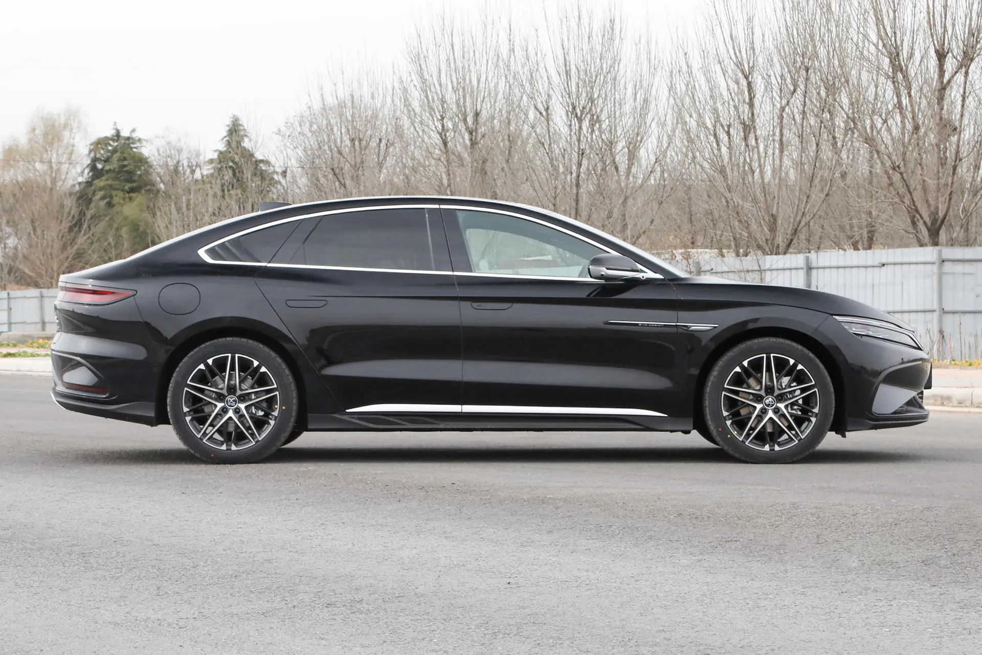  Han EV Smart Driving 605 KM Honor