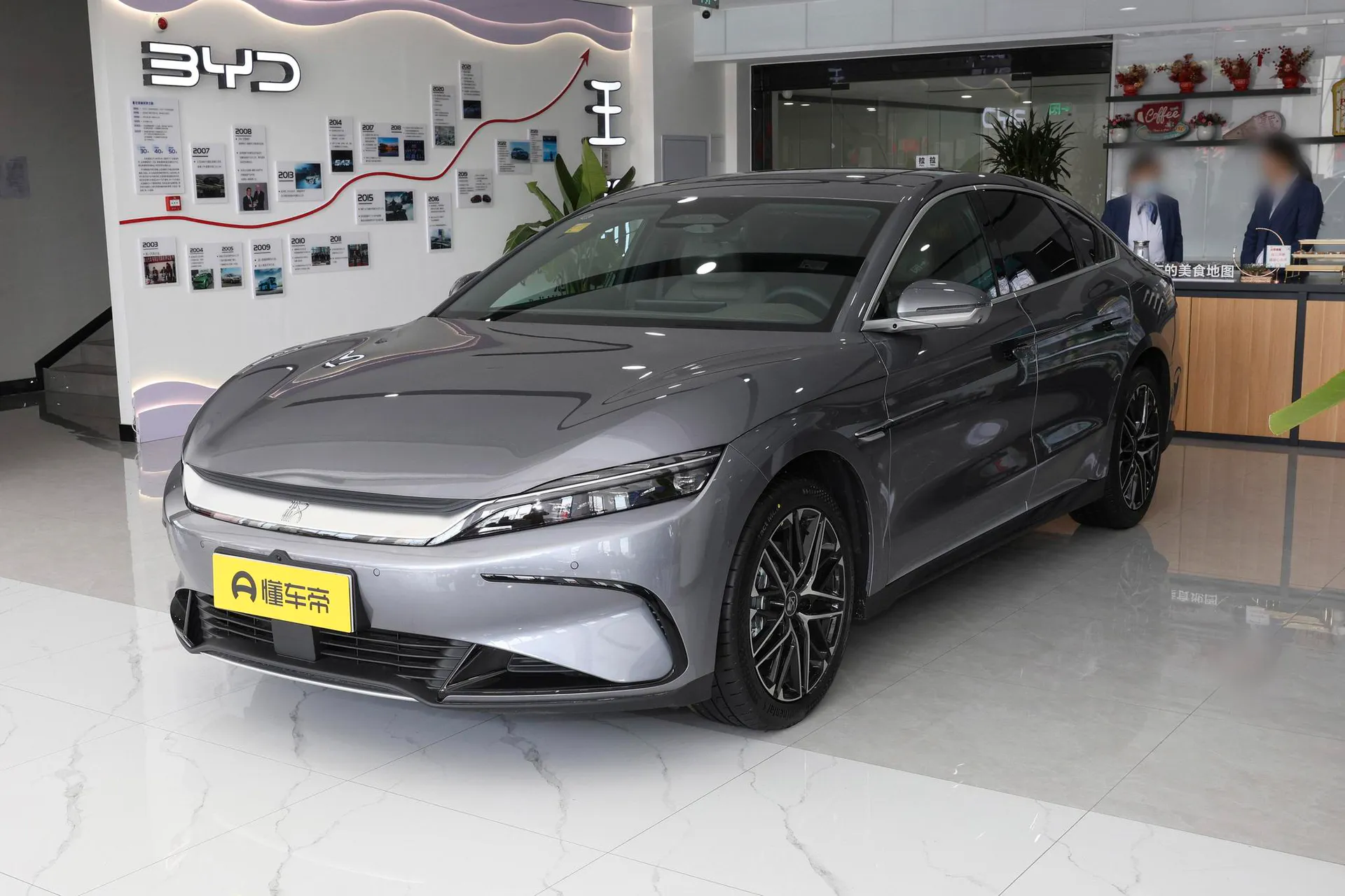  Han EV Smart Driving 605 KM Honor