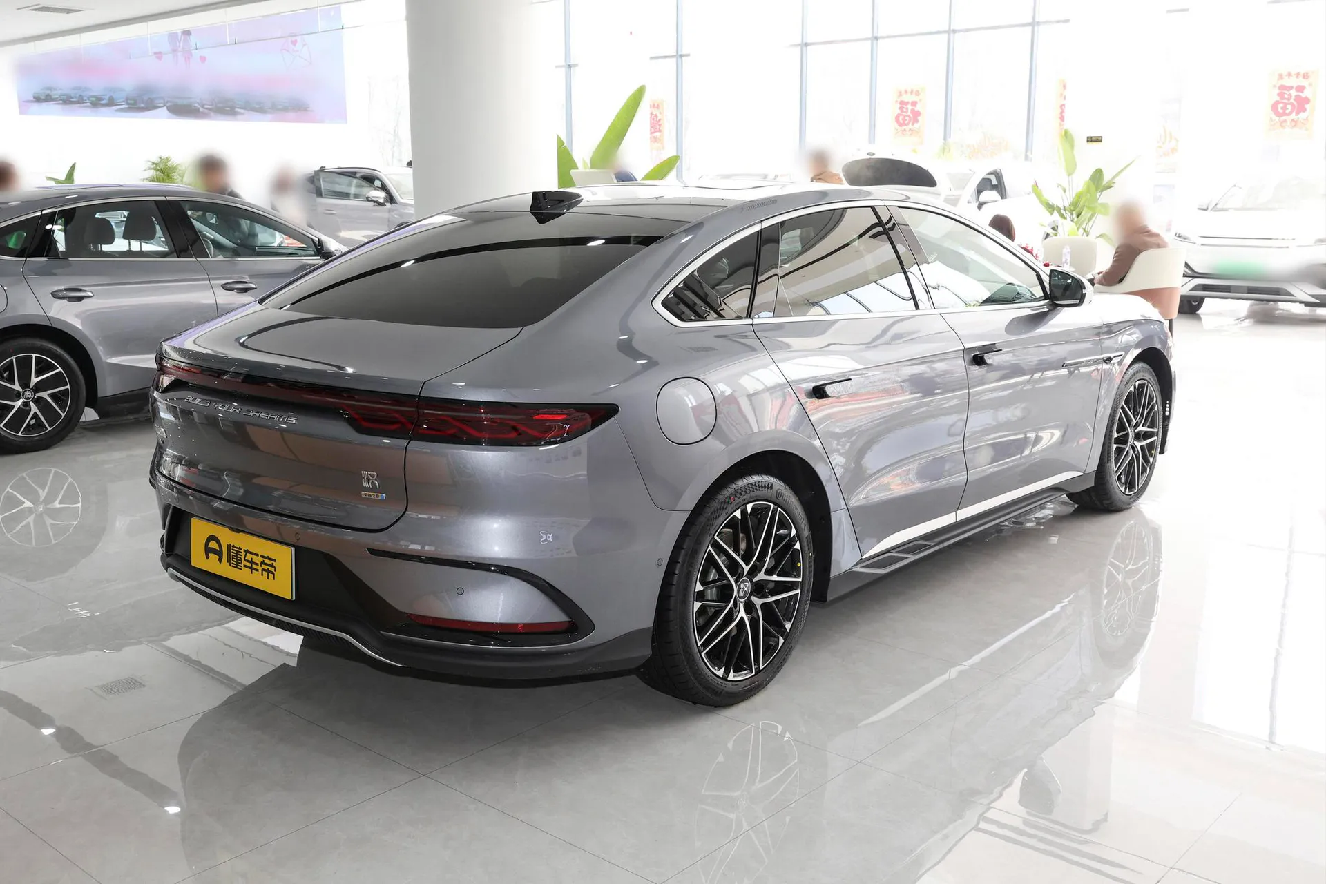  Han EV Smart Driving 605 KM Honor