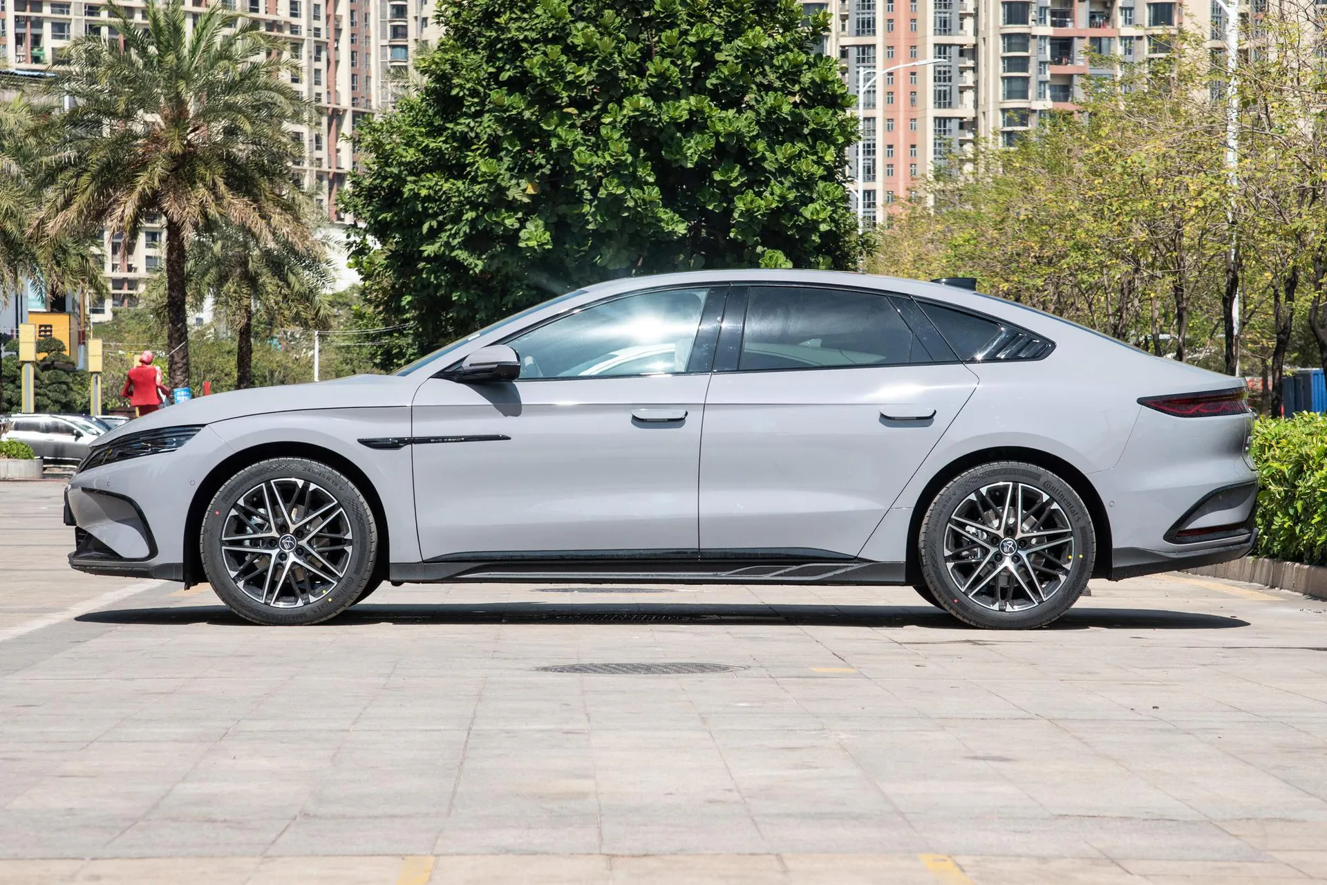  Han EV Smart Driving 605 KM Honor