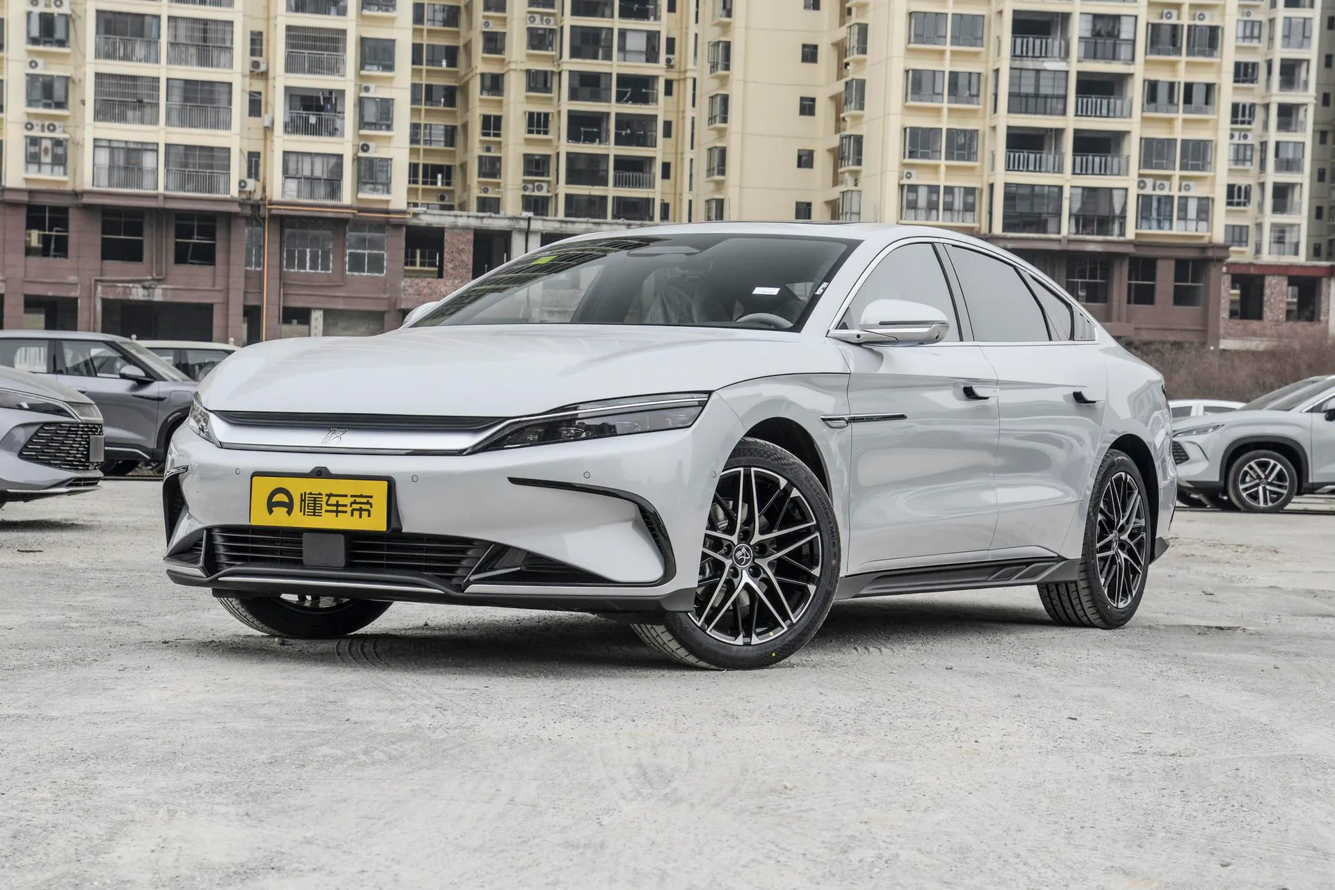  Han EV Smart Driving 605 KM Honor