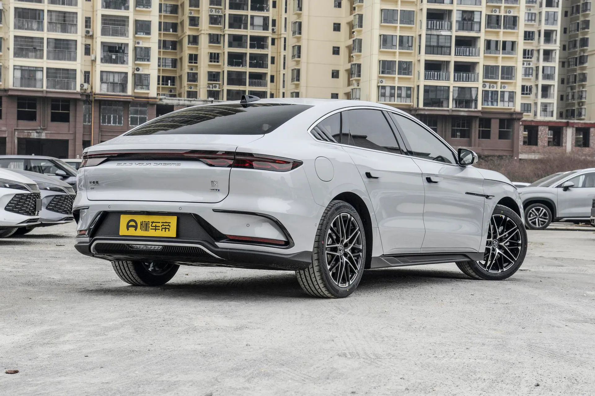  Han EV Smart Driving 605 KM Honor