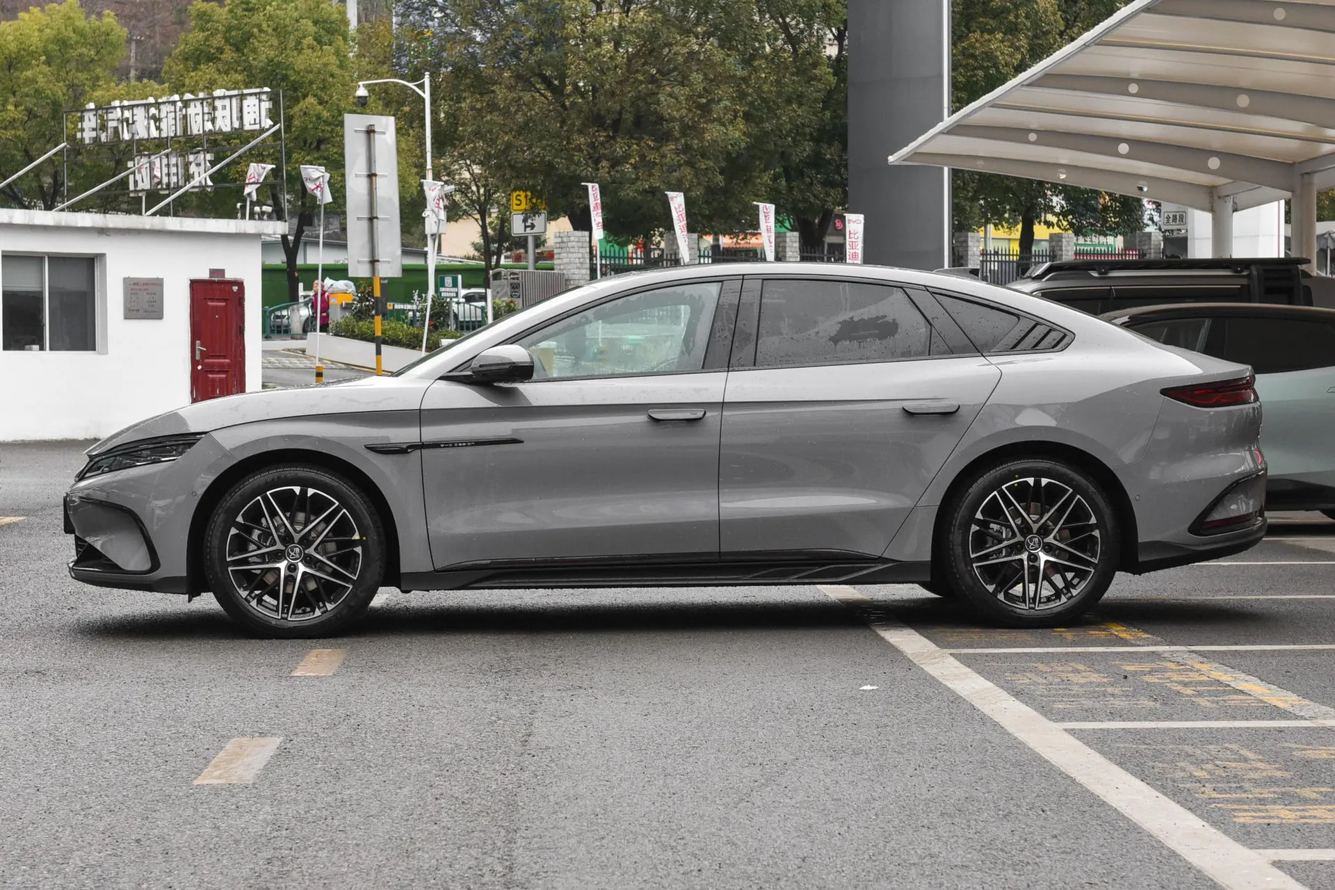  Han EV Smart Driving 701 KM Honor