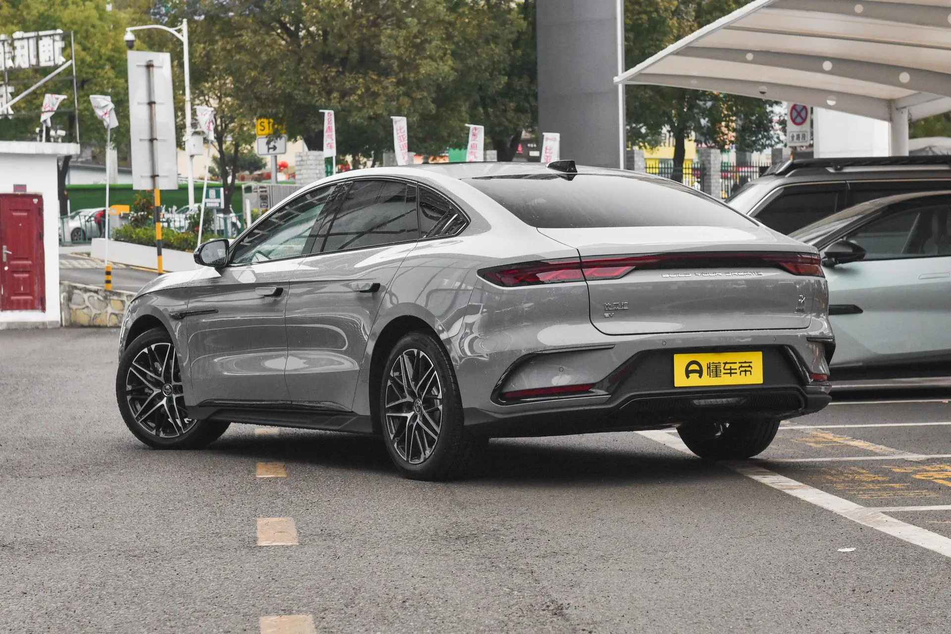  Han EV Smart Driving 701 KM Honor