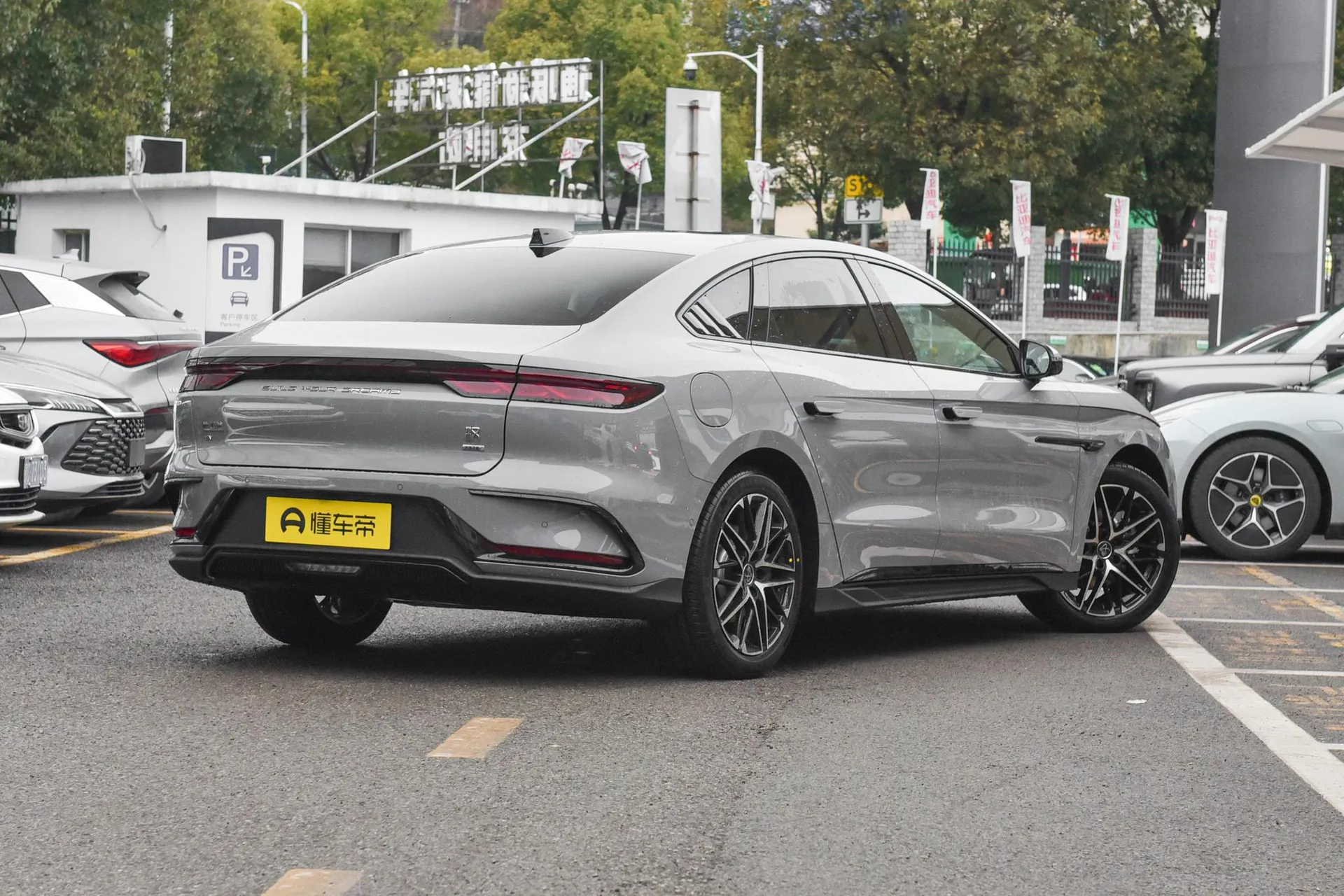  Han EV Smart Driving 701 KM Honor