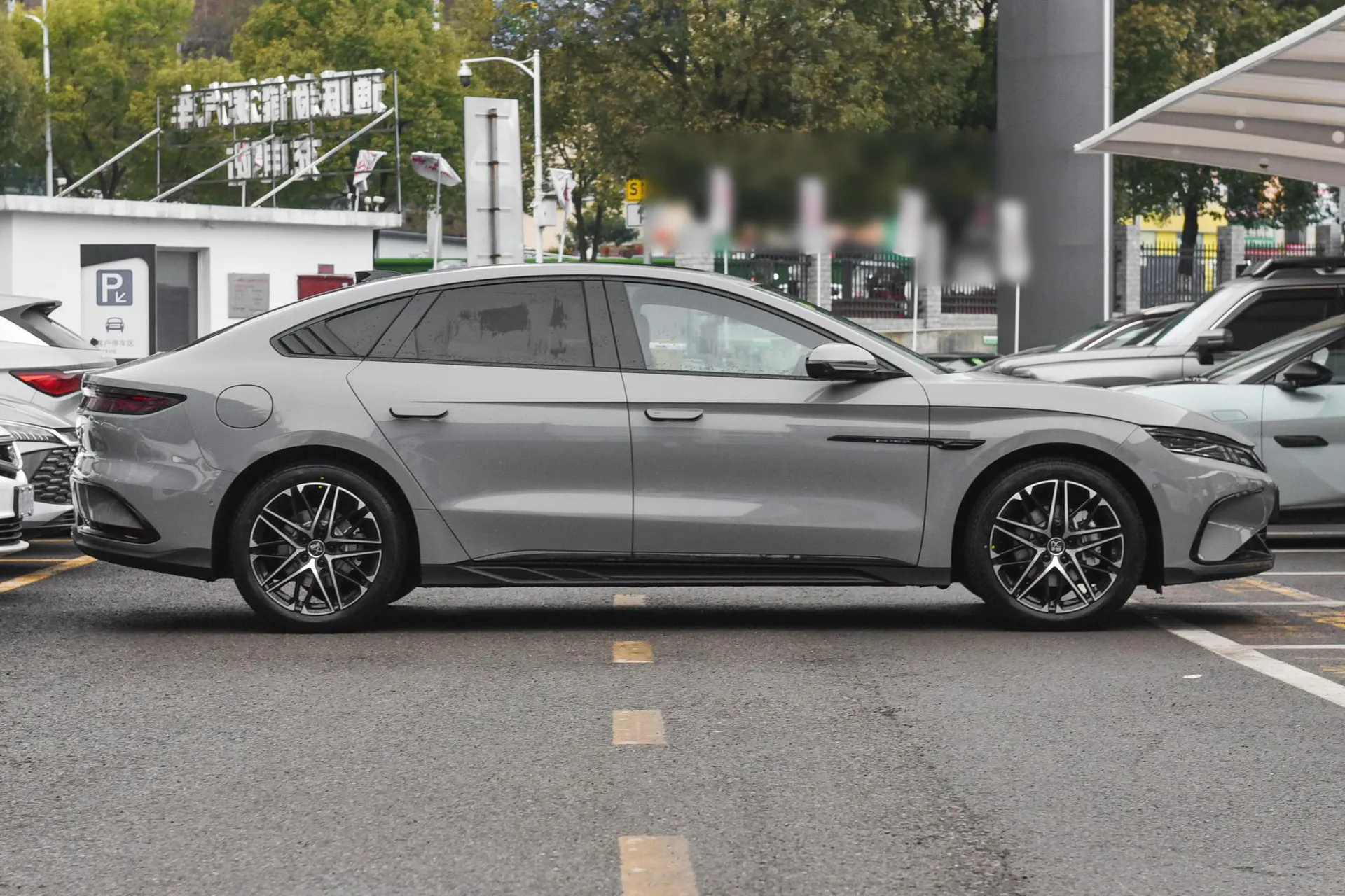  Han EV Smart Driving 701 KM Honor