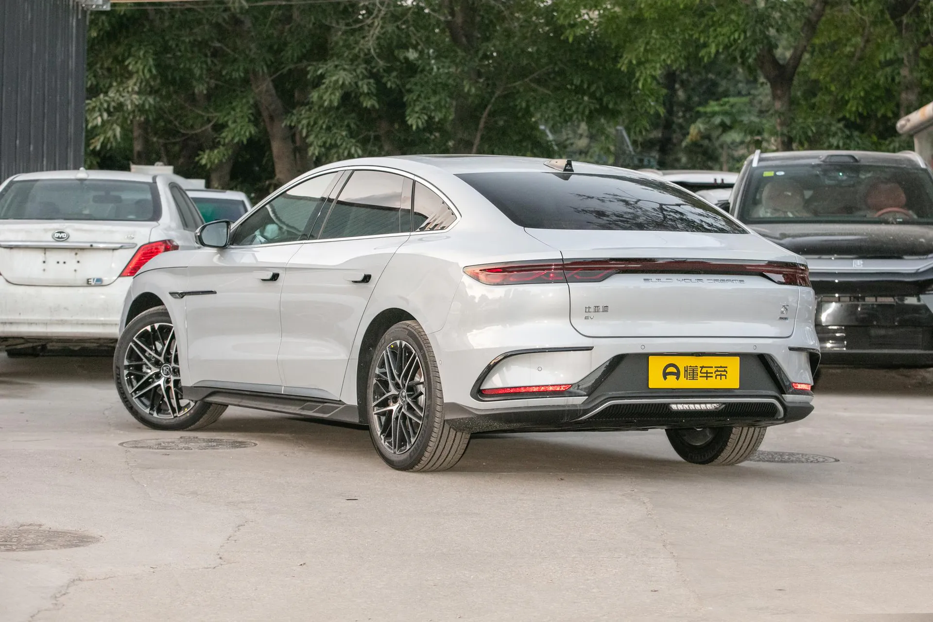  Han EV Smart Driving 701 KM Honor