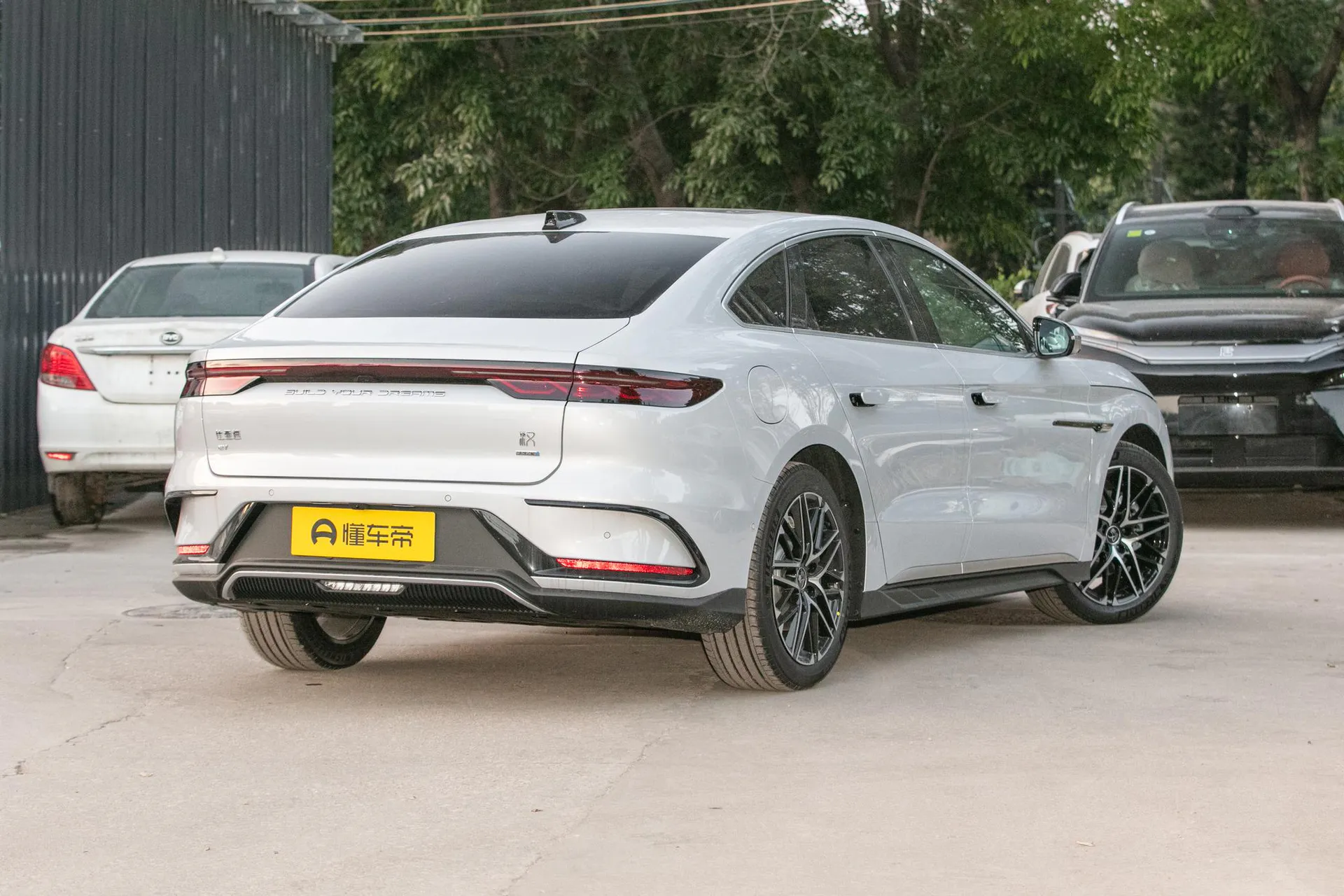  Han EV Smart Driving 701 KM Honor