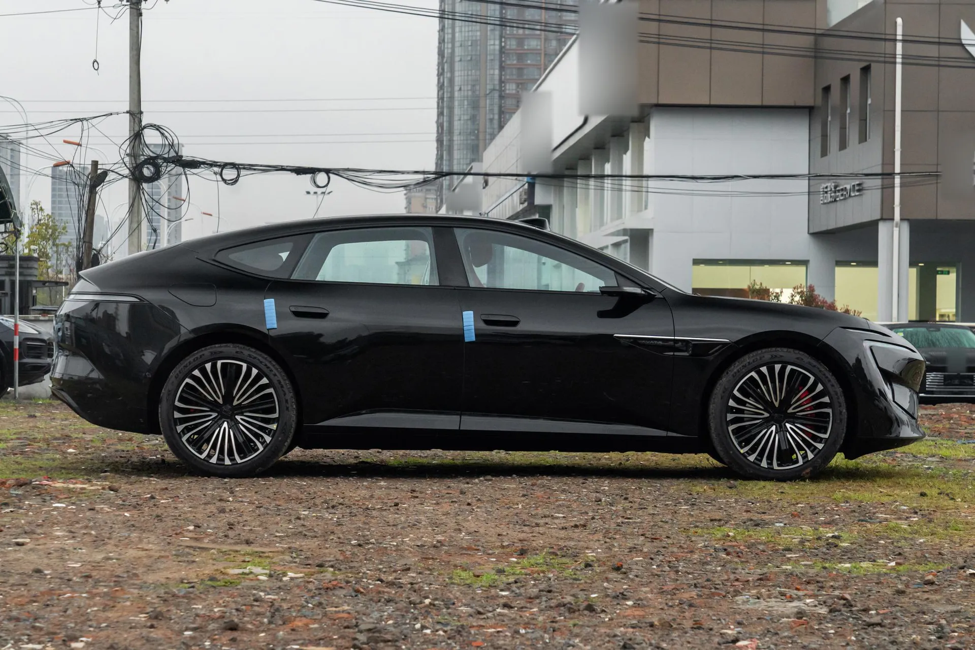  12 Ultra Dual-Motor RWD