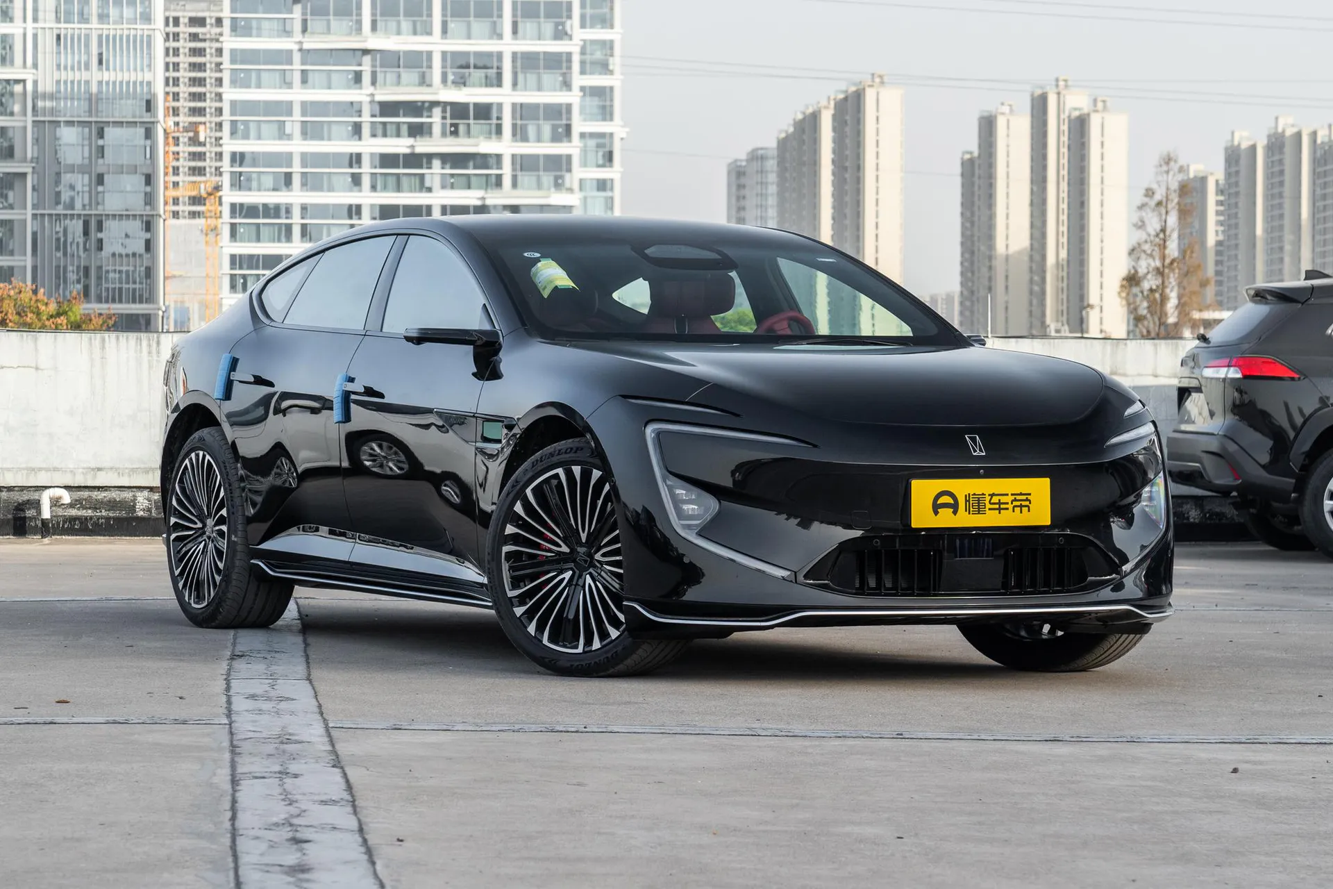  12 Master AWD Pure EV