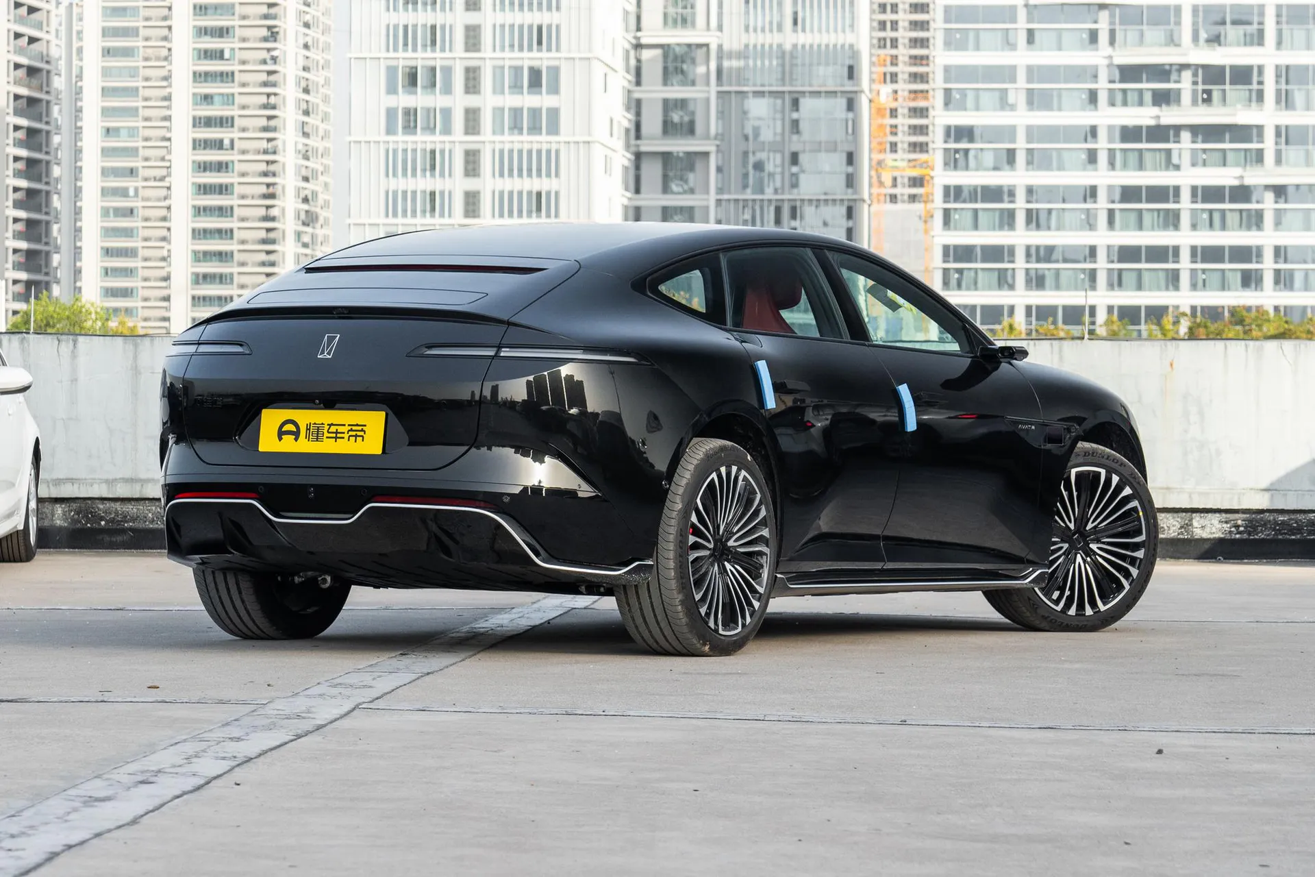  12 Master AWD Pure EV