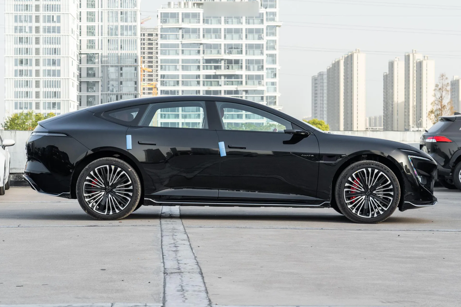  12 Master AWD Pure EV