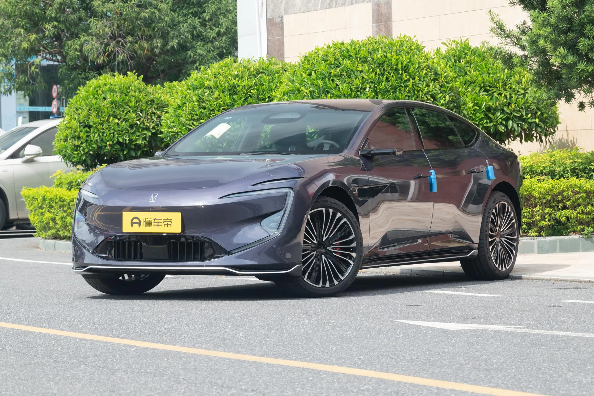  12 Master AWD Pure EV