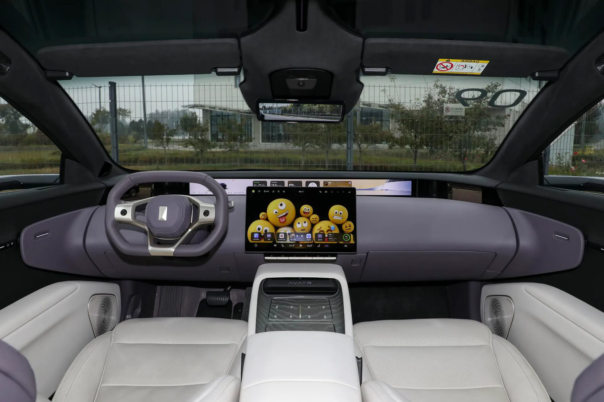  12 Master AWD Pure EV
