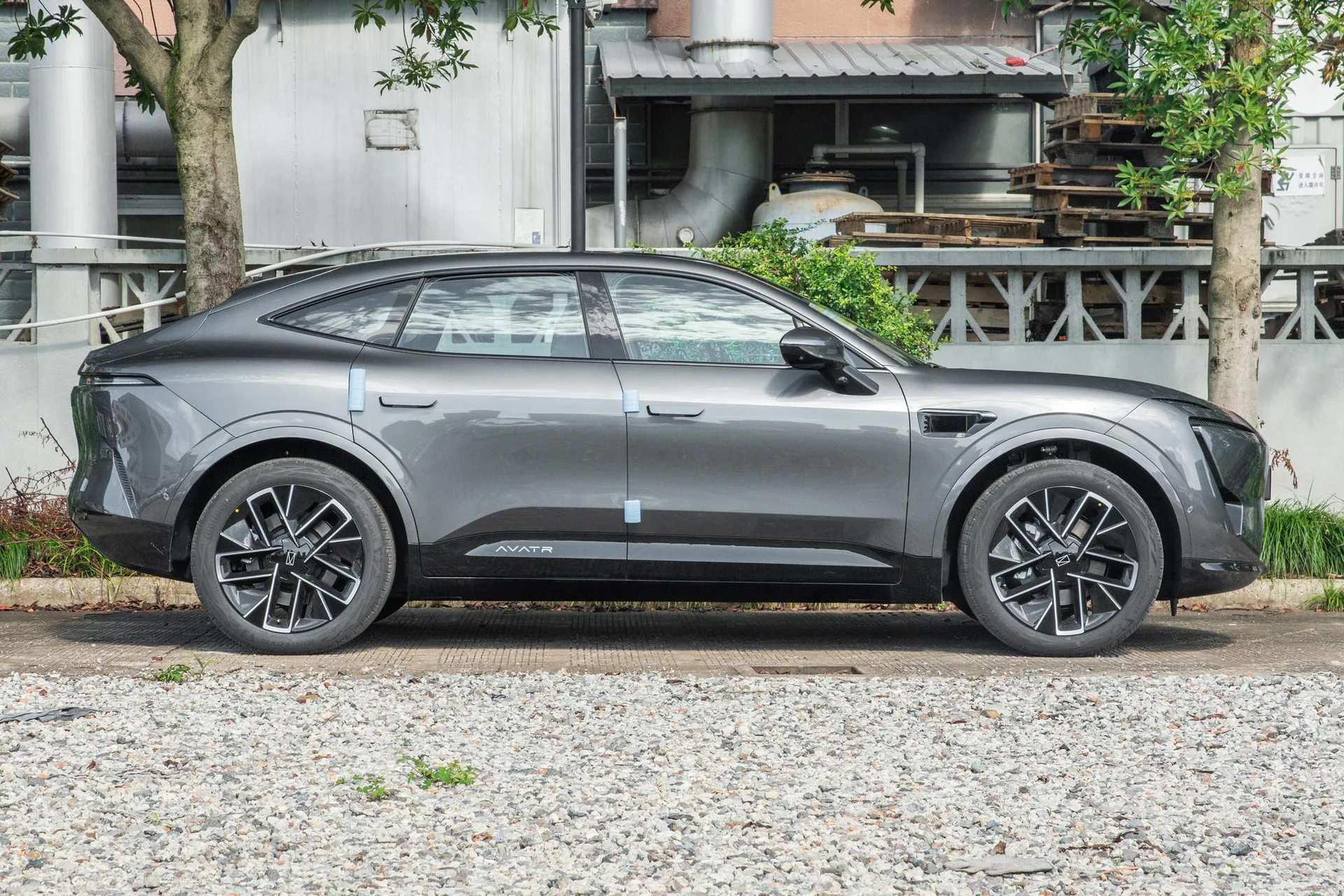  11 Max AWD EV