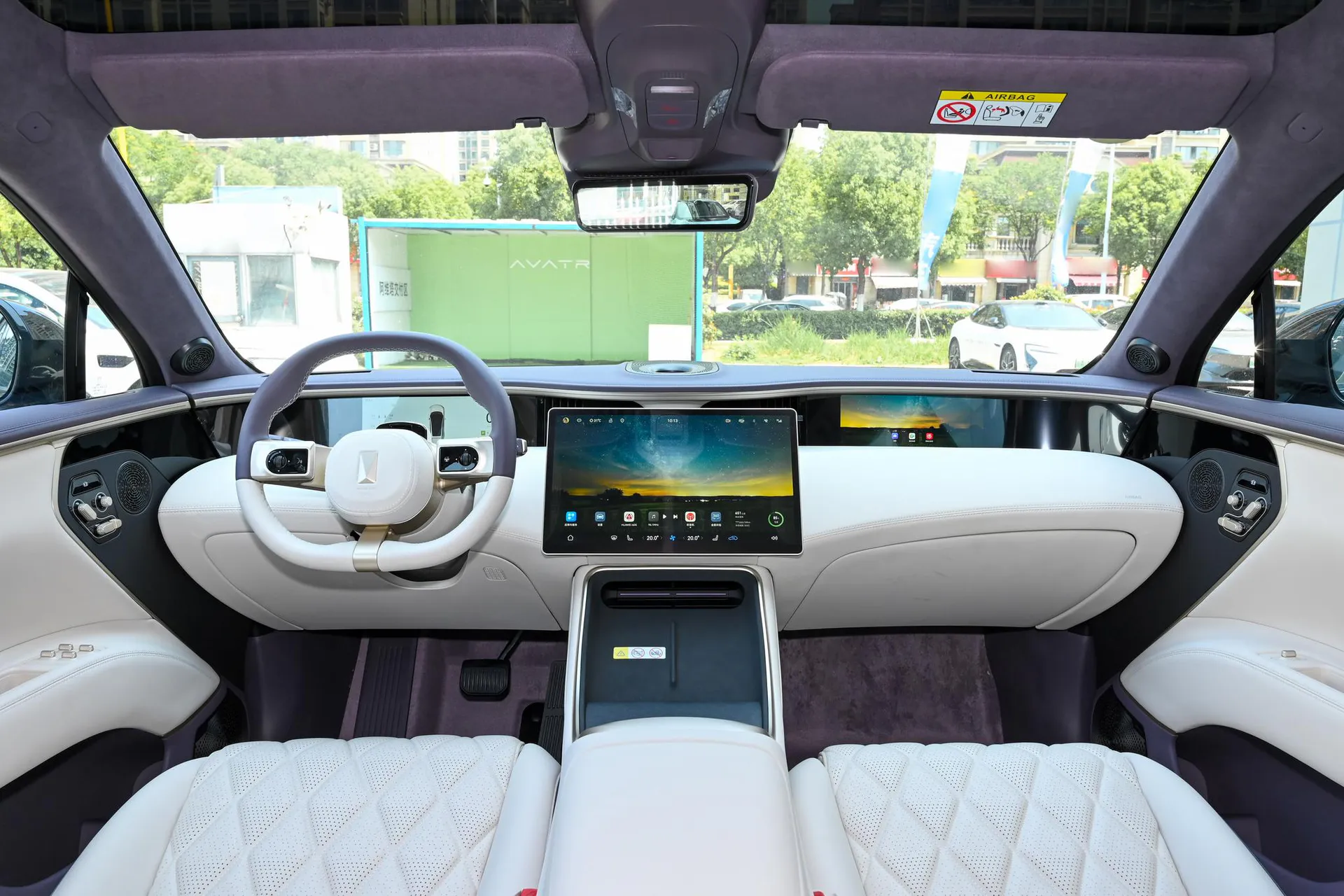  11 Max AWD EV