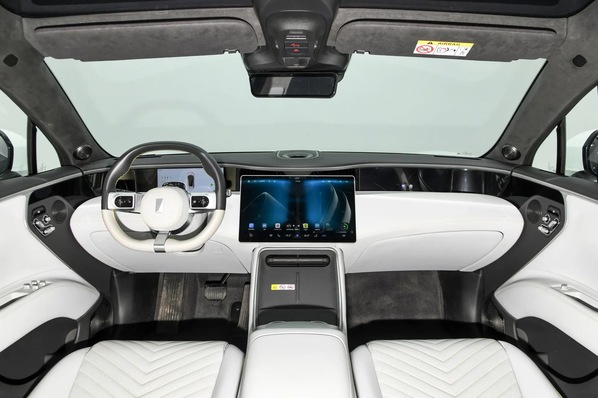  11 Max AWD EV
