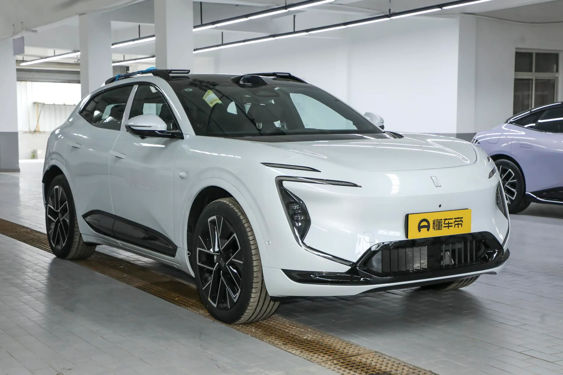  07 Max RWD Pure EV Explorer
