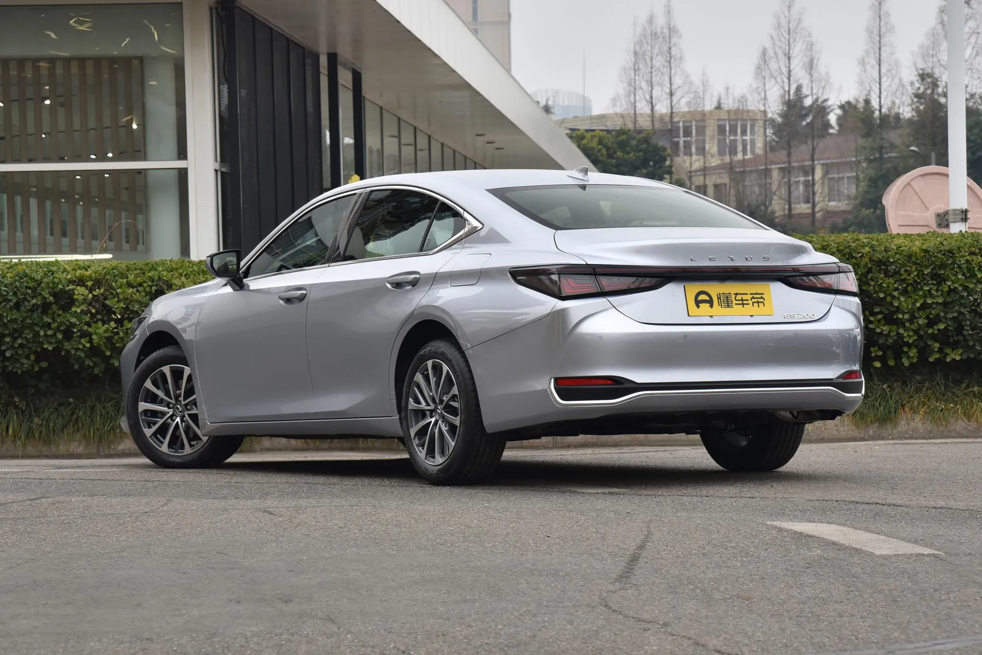  ES 200 Zhenxiang