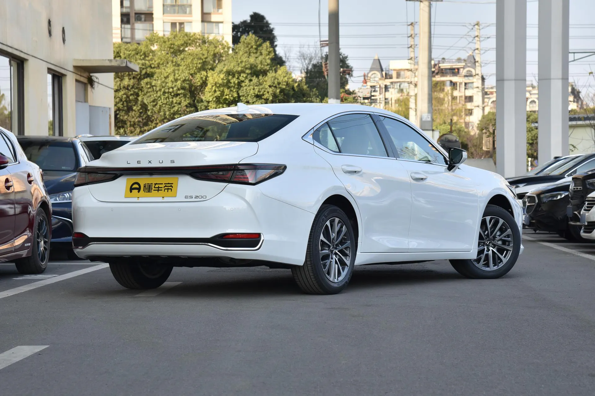  ES 200 Zhenxiang