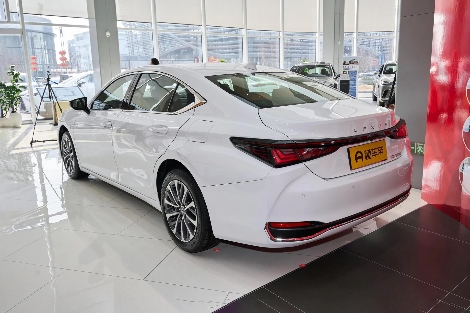  ES 200 Zhenxiang