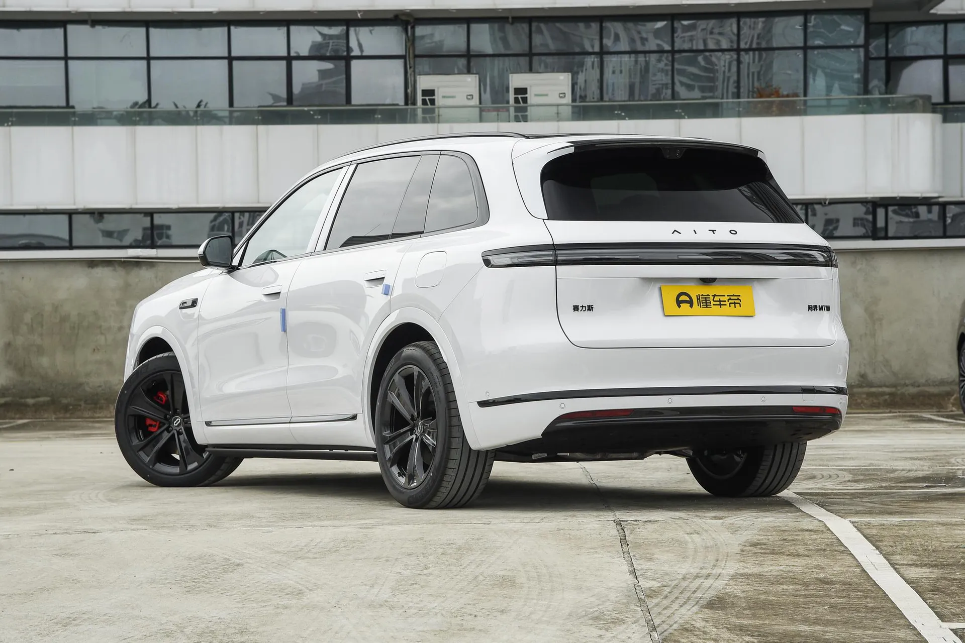  M7 Pure EV Max 5-Seater Long Range (192-Line LiDAR)