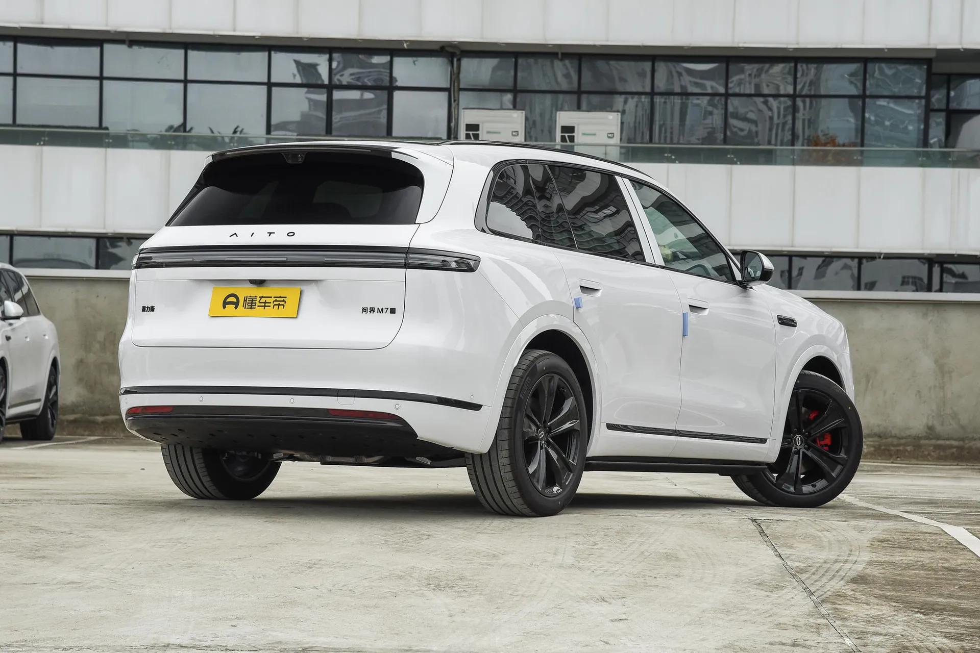  M7 Pure EV Max 5-Seater Long Range (192-Line LiDAR)
