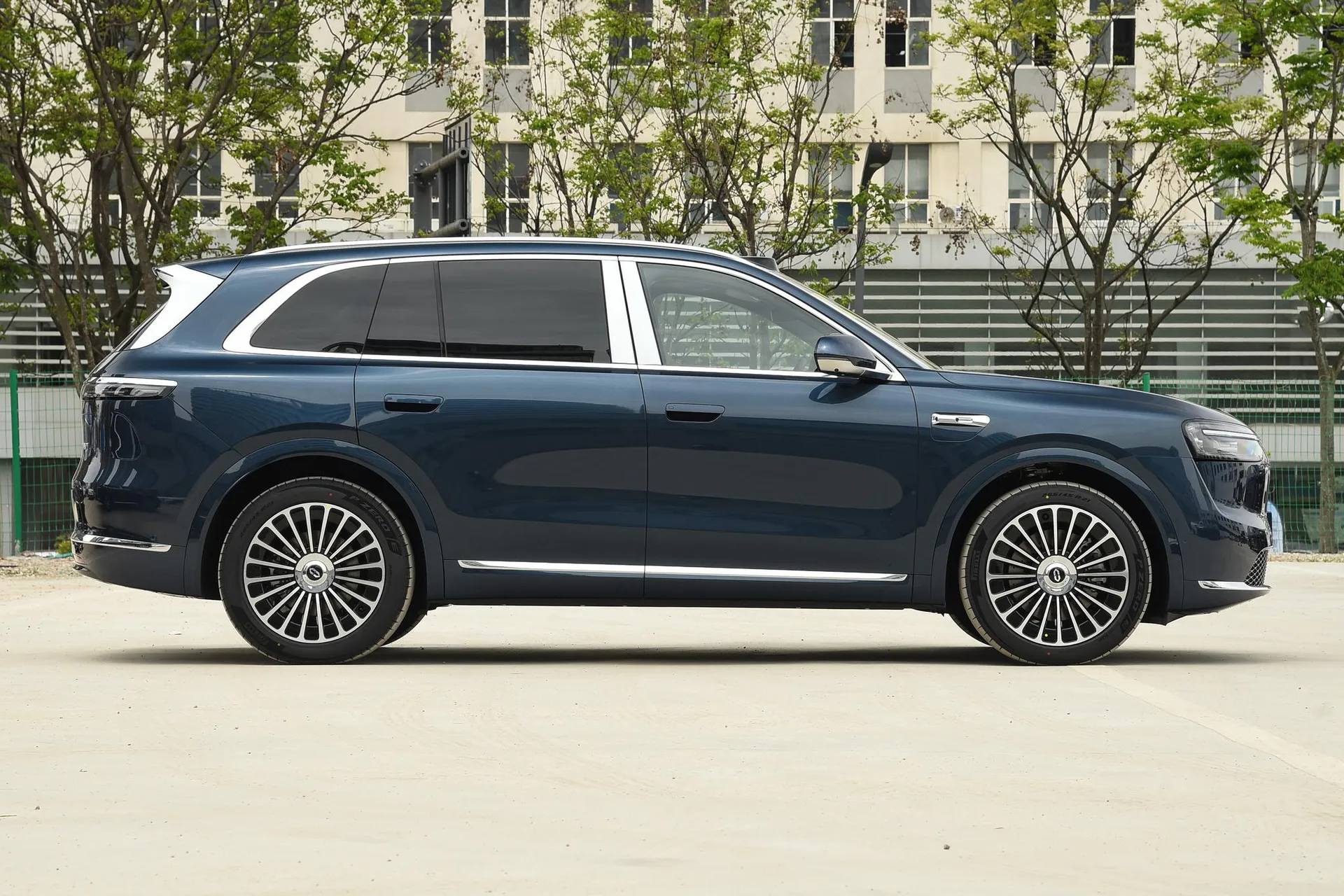  M7 Pure EV Max 5-Seater Long Range (896-Line LiDAR)