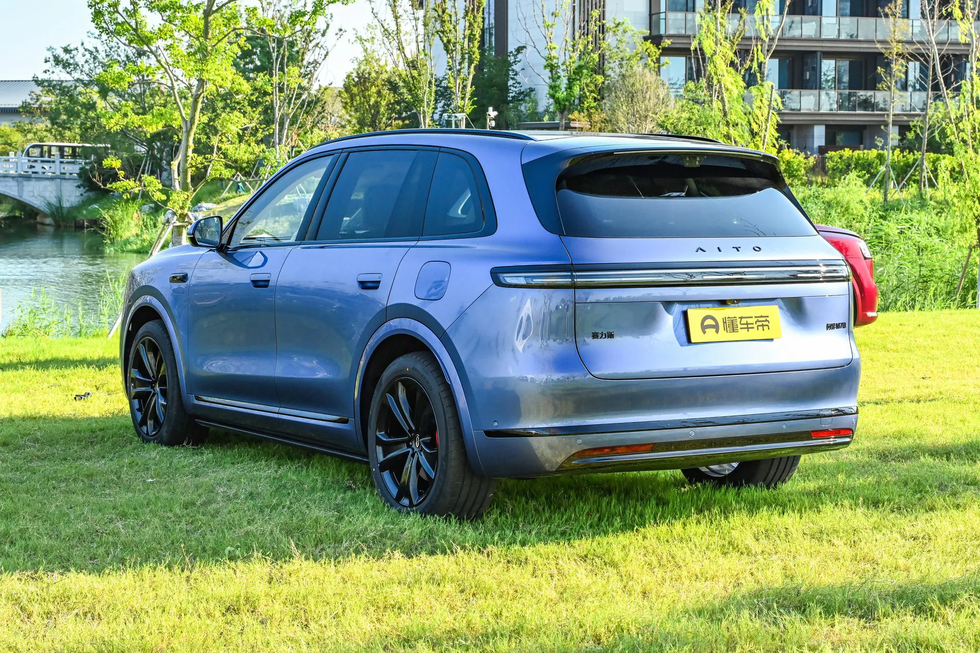  M7 Pure EV Max 5-Seater AWD (192-Line LiDAR)