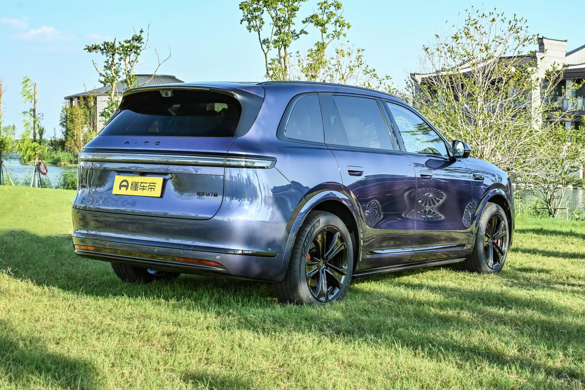  M7 Pure EV Max 5-Seater AWD (192-Line LiDAR)