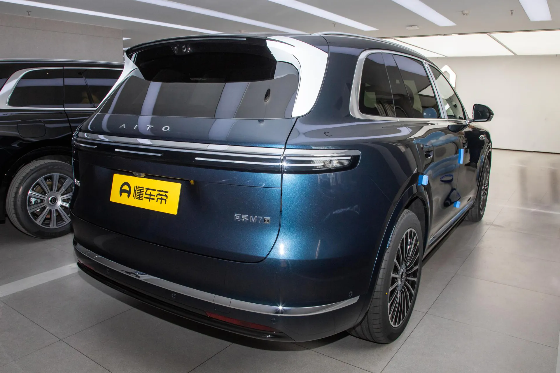  M7 Pure EV Max 5-Seater AWD (192-Line LiDAR)