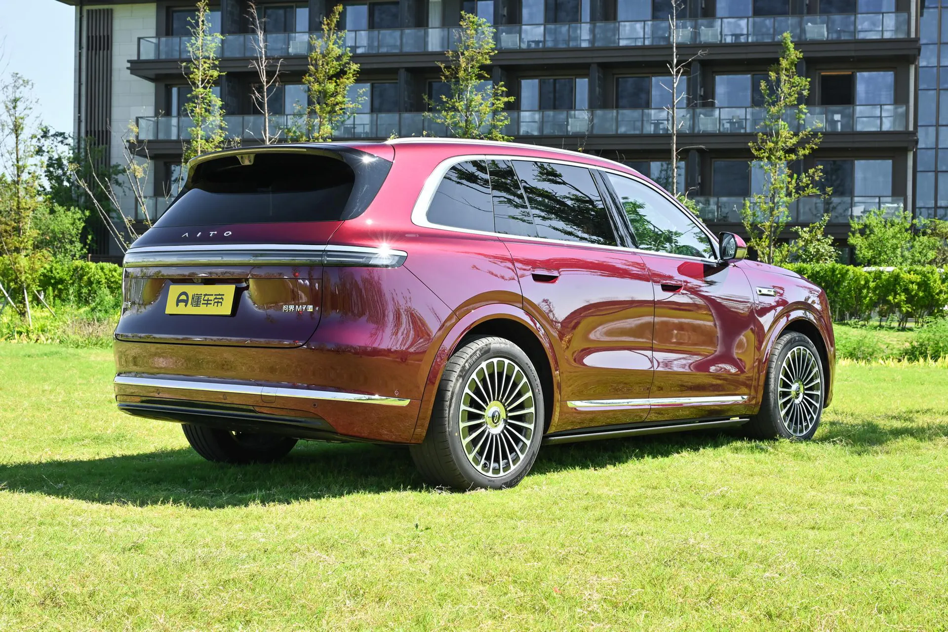  M7 Pure EV Max 5-Seater AWD (192-Line LiDAR)