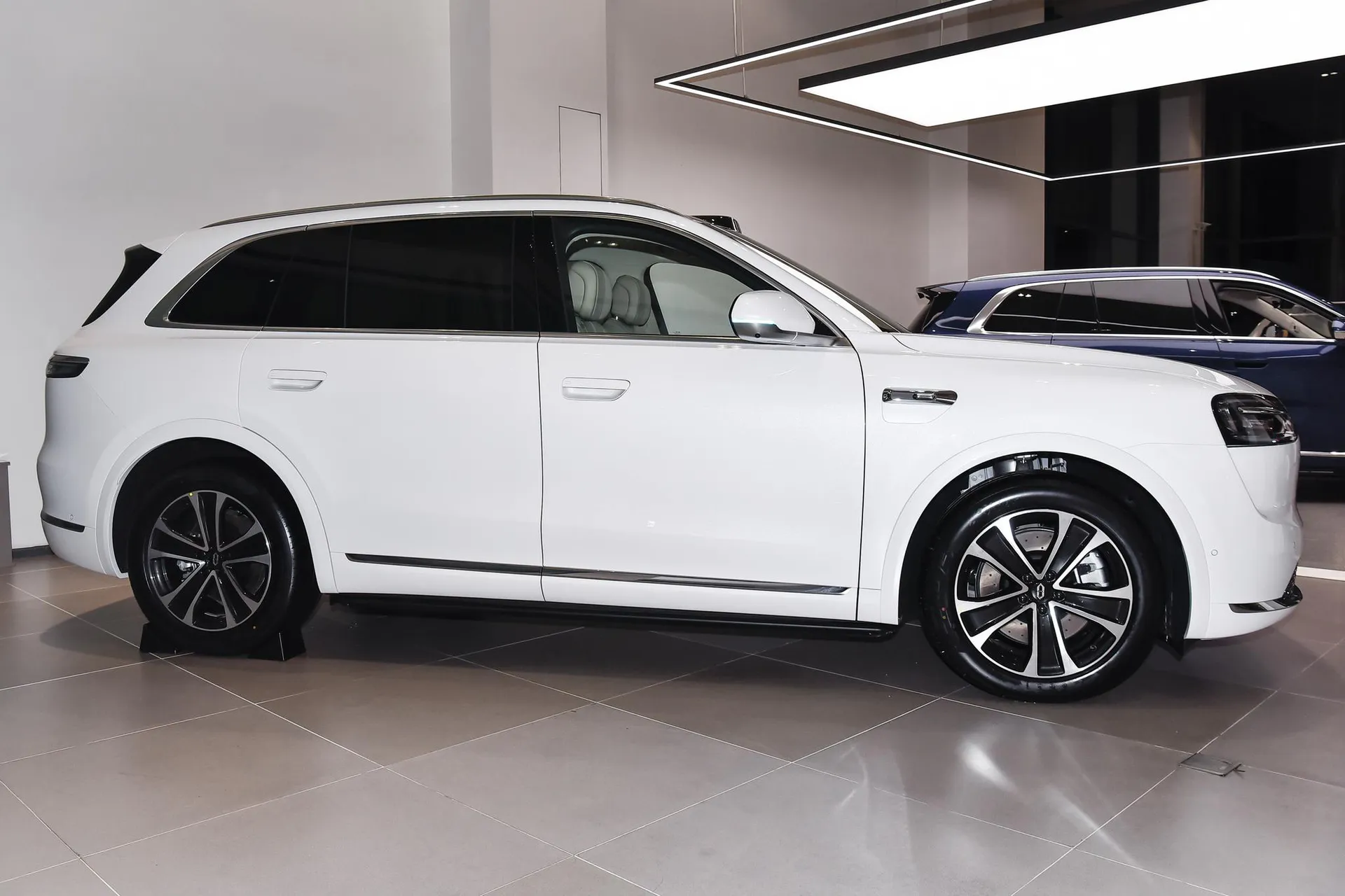  M7 Pure EV Max 5-Seater AWD (896-Line LiDAR)