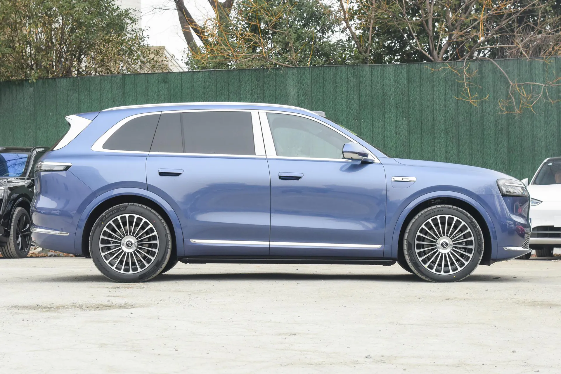  M7 Pure EV Ultra 5-Seater AWD (192-Line LiDAR)
