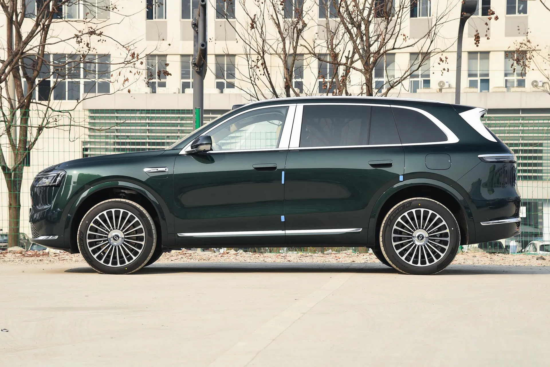  M7 Pure EV Ultra 5-Seater AWD (192-Line LiDAR)
