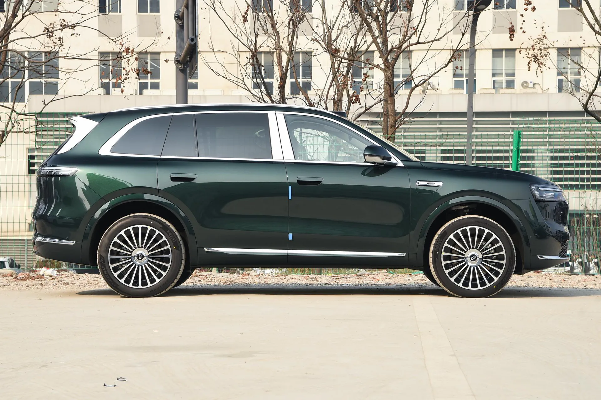  M7 Pure EV Ultra 5-Seater AWD (192-Line LiDAR)