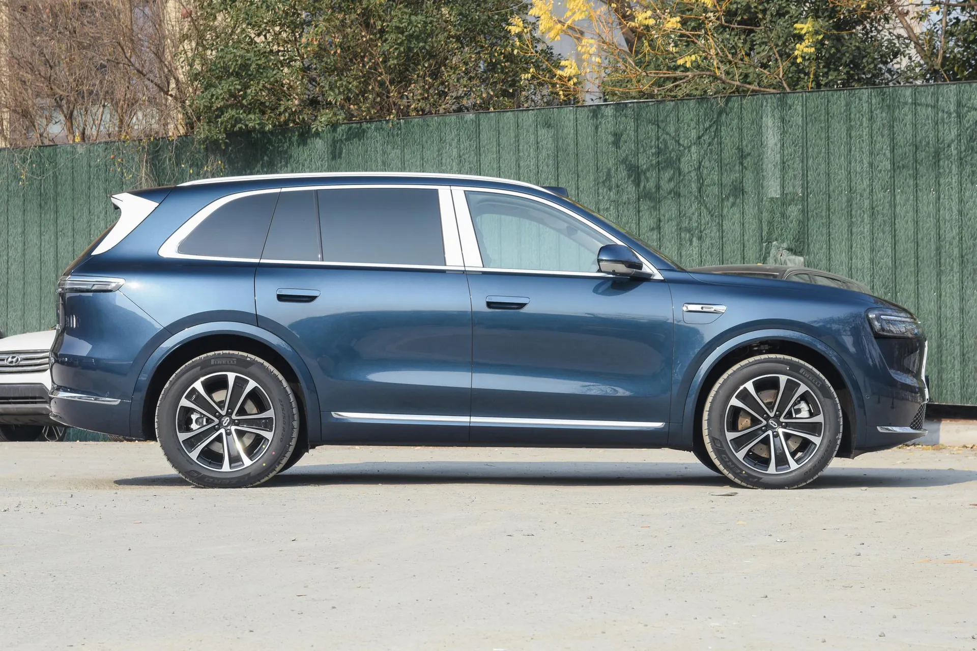  M7 Pure EV Max 6-Seater Long Range (192-Line LiDAR)