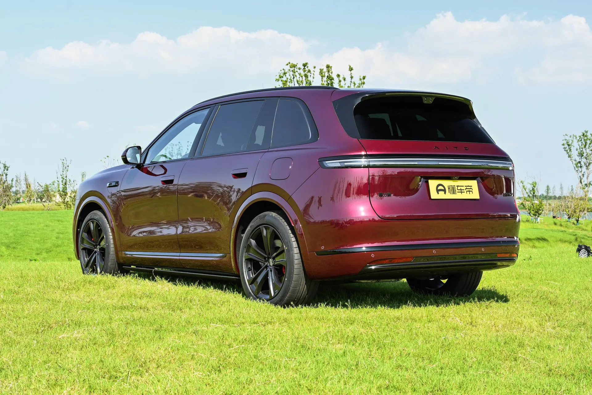  M7 Pure EV Max 6-Seater Long Range (192-Line LiDAR)