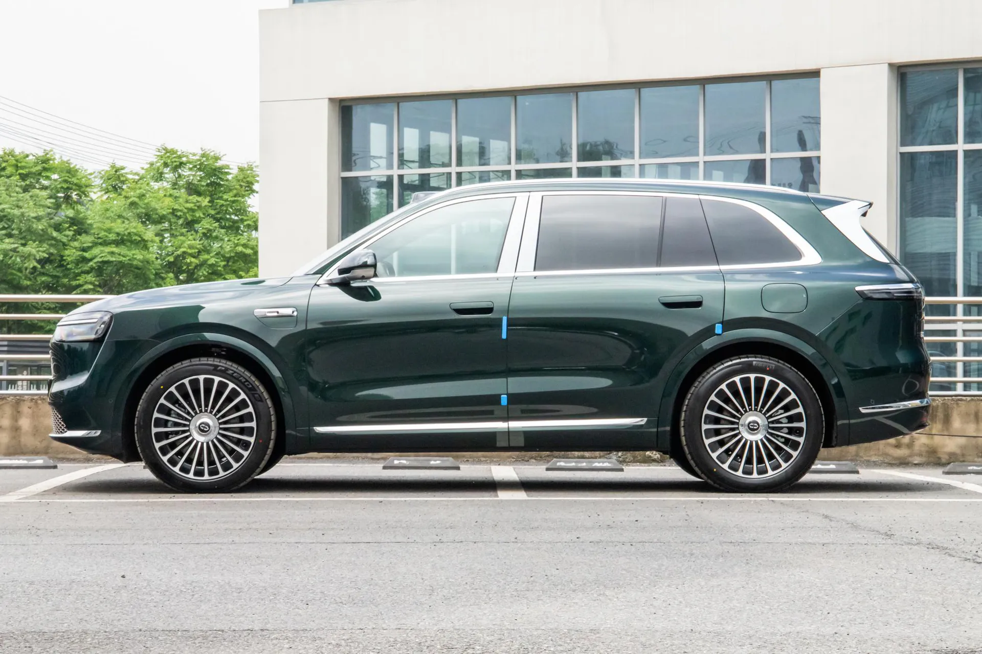  M7 Pure EV Max 6-Seater Long Range (896-Line LiDAR)