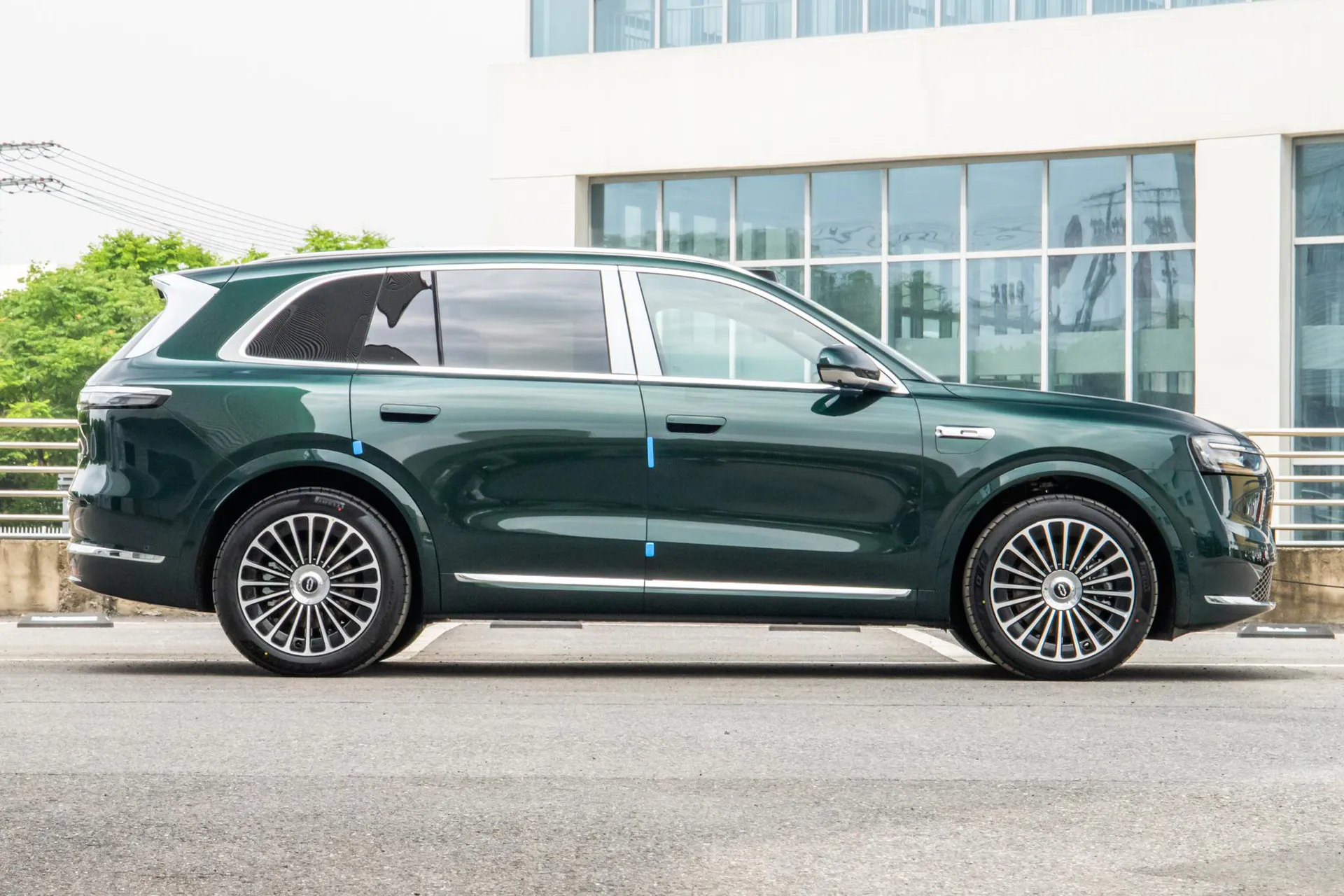  M7 Pure EV Max 6-Seater Long Range (896-Line LiDAR)