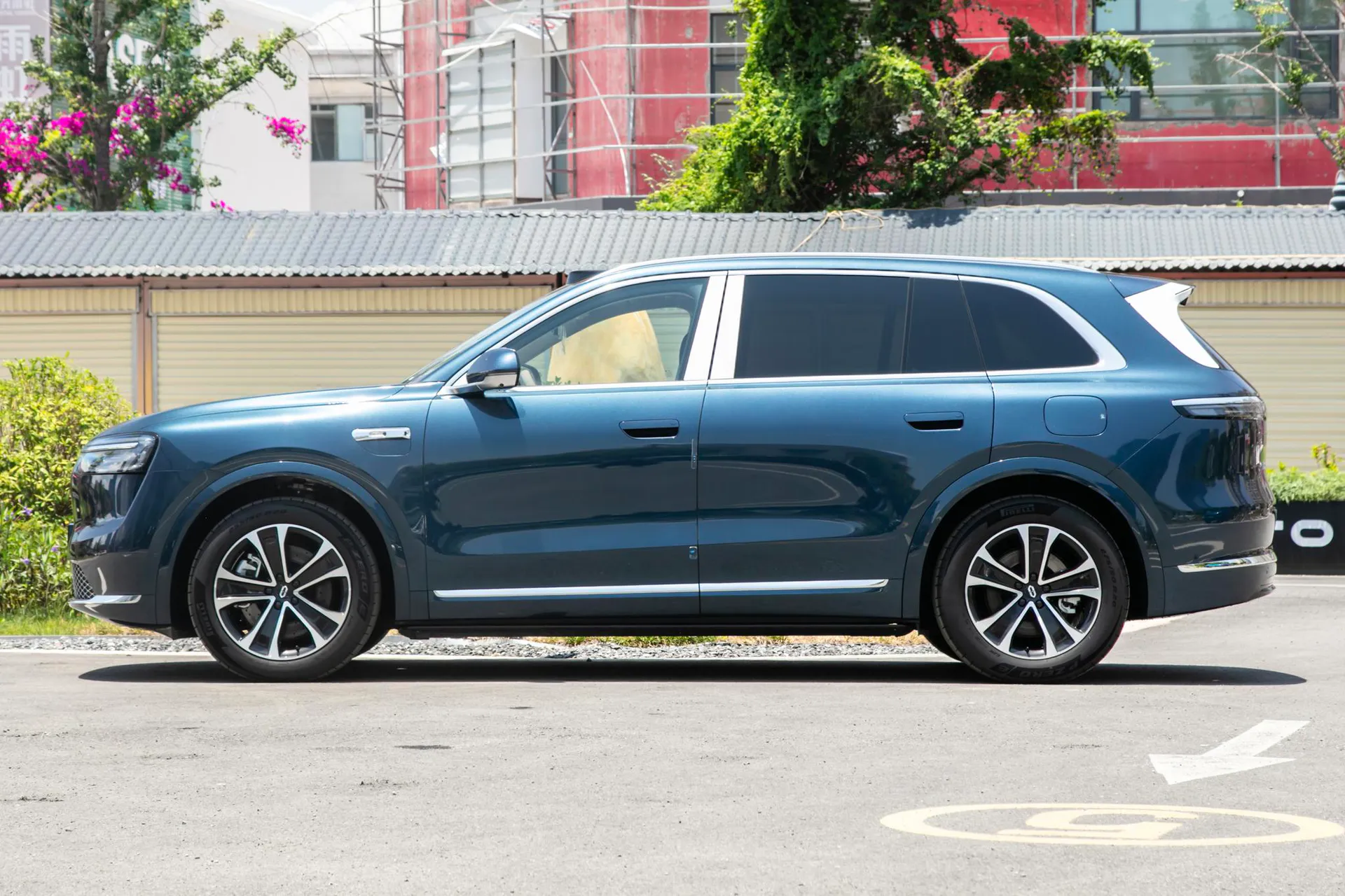  M7 Pure EV Max 6-Seater AWD (192-Line LiDAR)