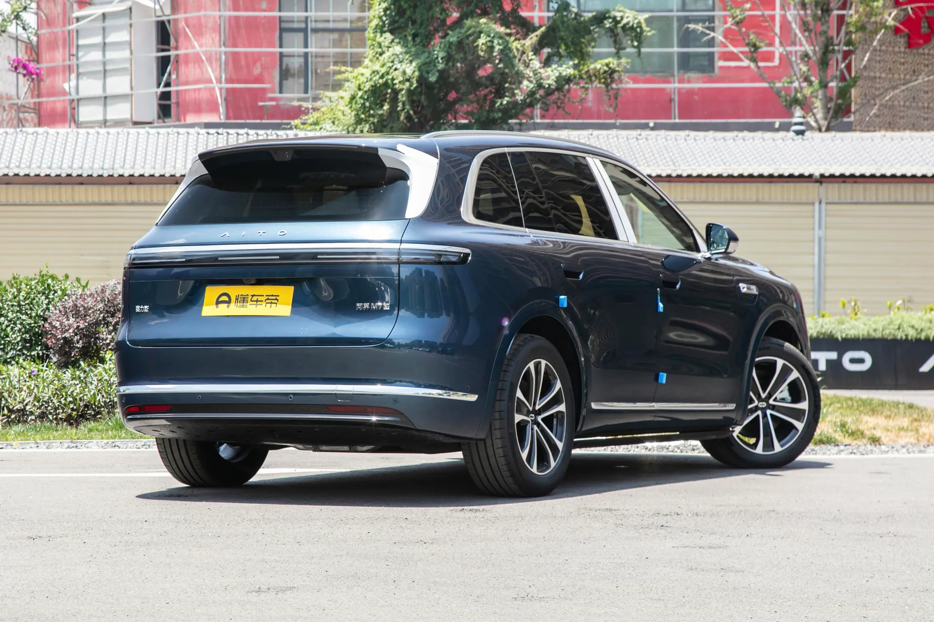  M7 Pure EV Max 6-Seater AWD (192-Line LiDAR)