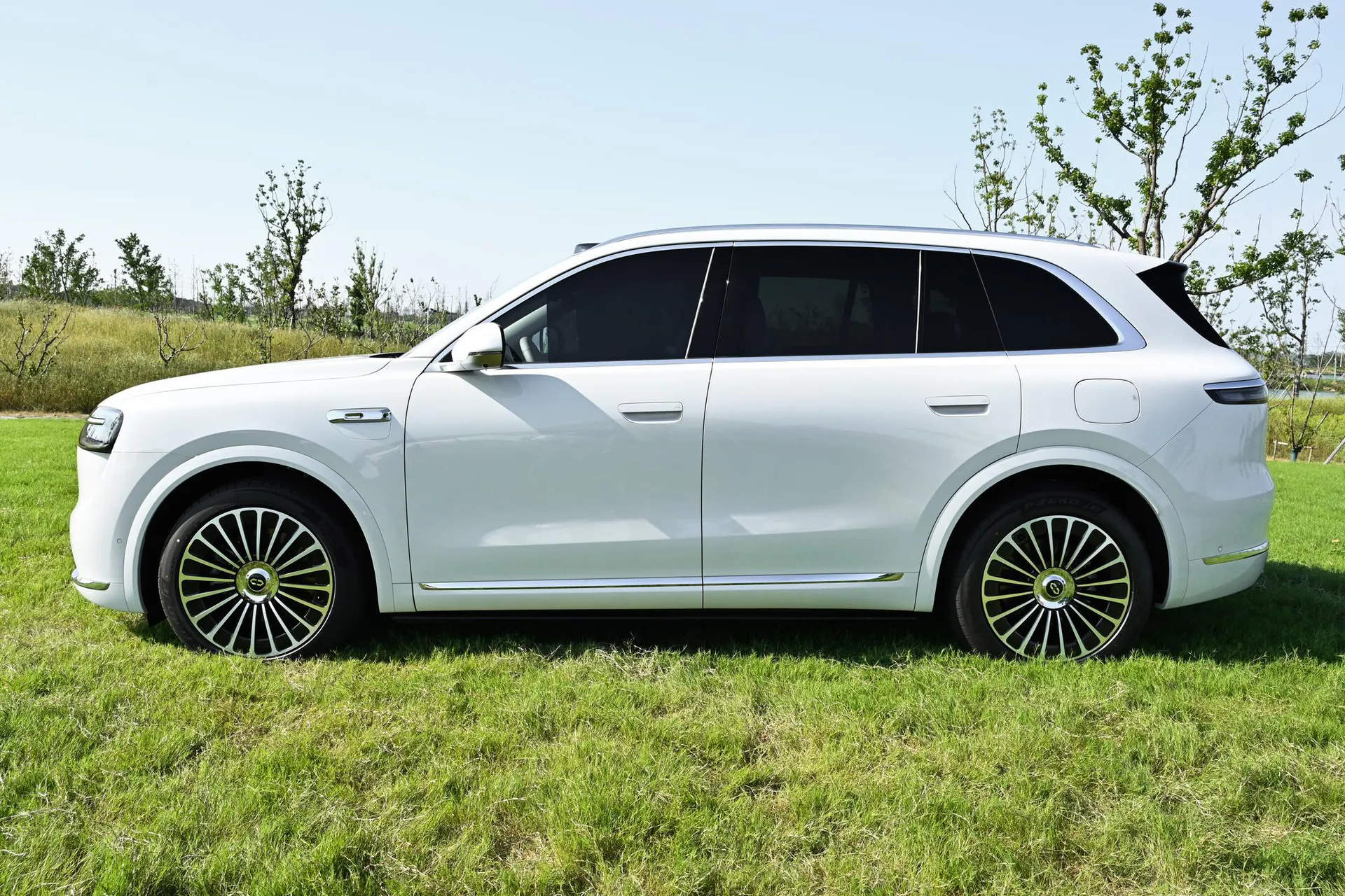  M7 Pure EV Max 6-Seater AWD (192-Line LiDAR)