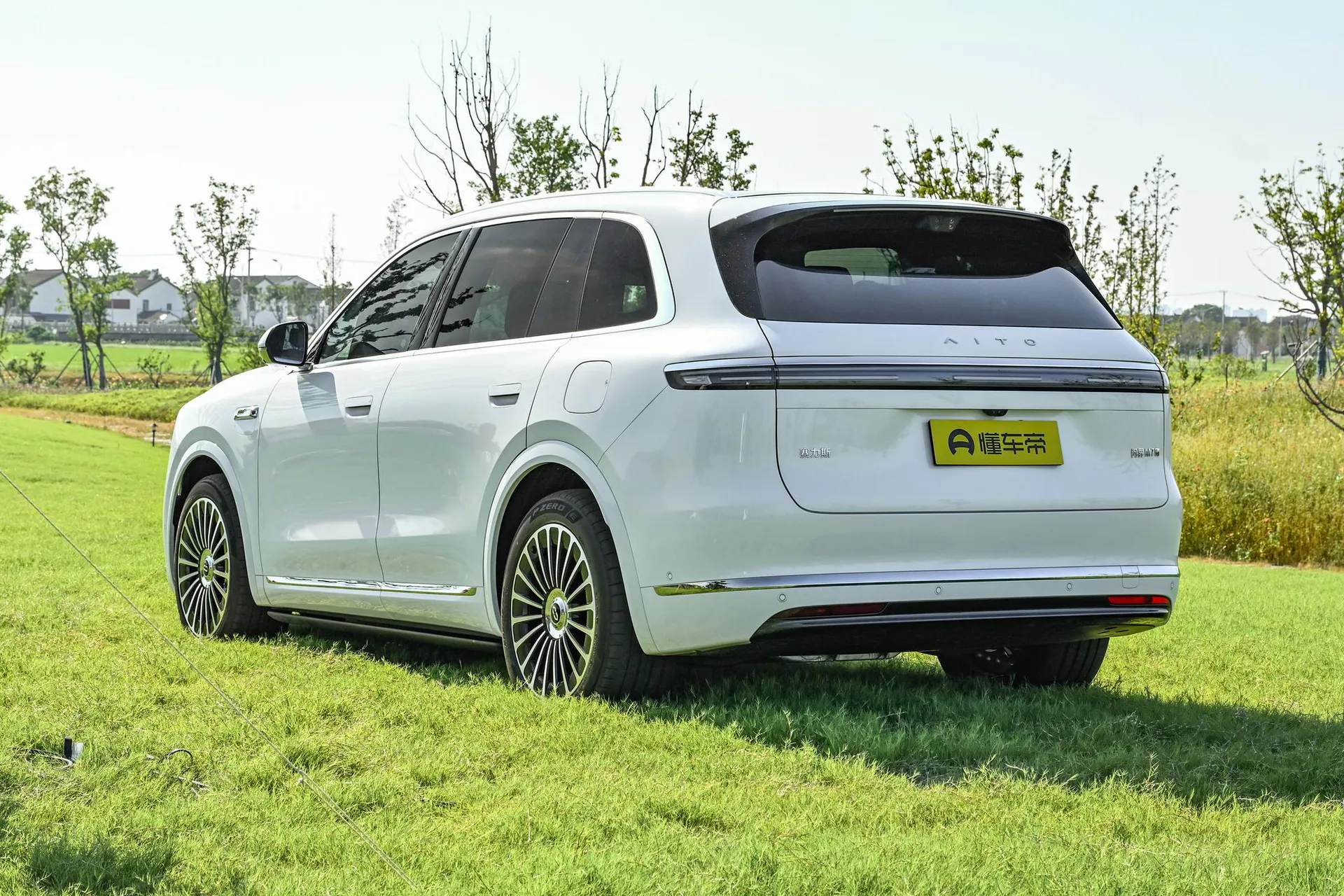  M7 Pure EV Max 6-Seater AWD (192-Line LiDAR)