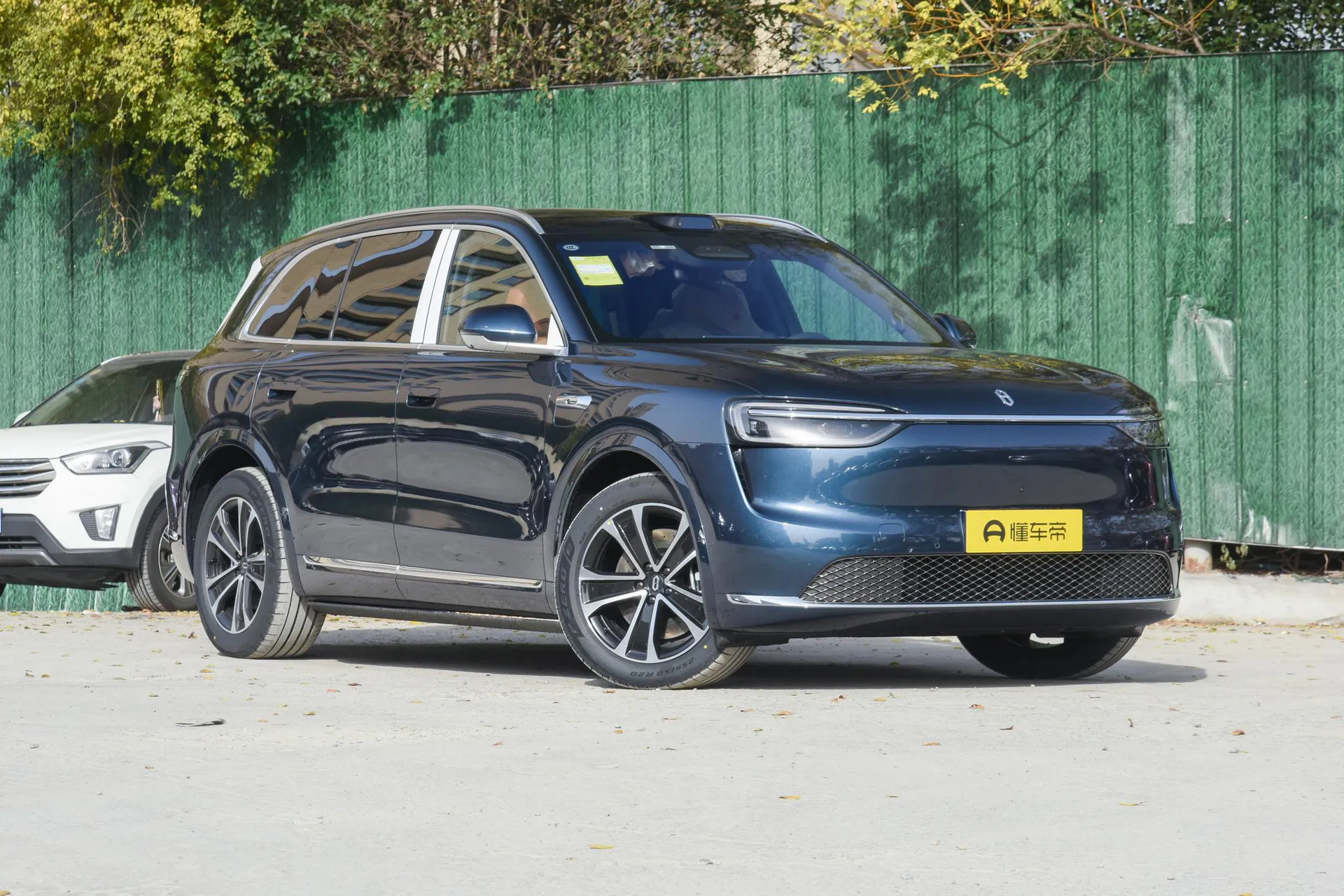  M7 Pure EV Ultra 6-Seater AWD (192-Line LiDAR)