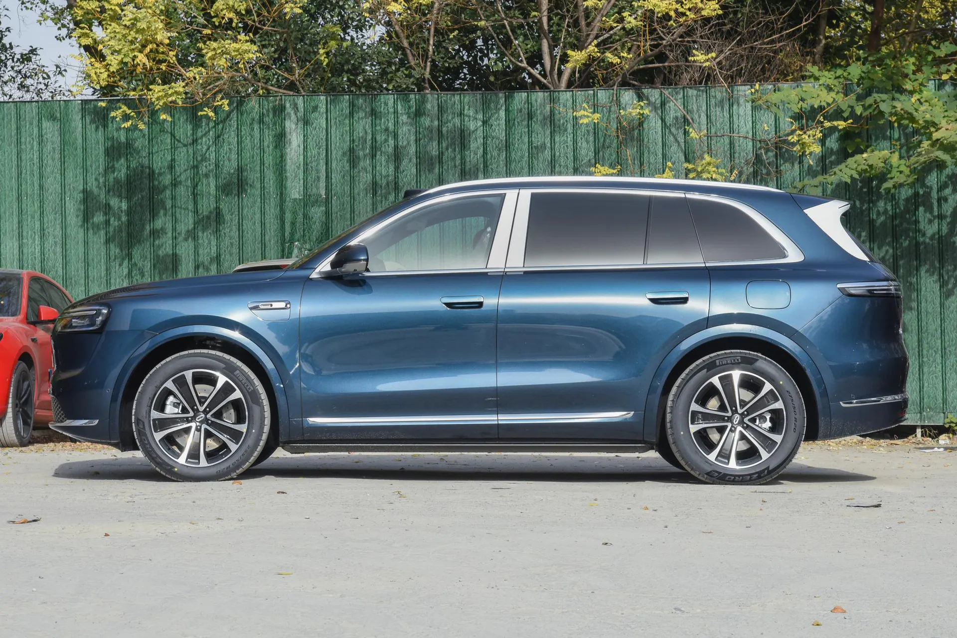  M7 Pure EV Ultra 6-Seater AWD (192-Line LiDAR)