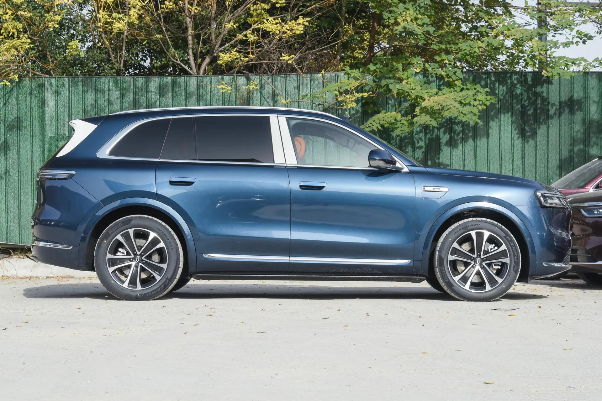 M7 Pure EV Ultra 6-Seater AWD (192-Line LiDAR)