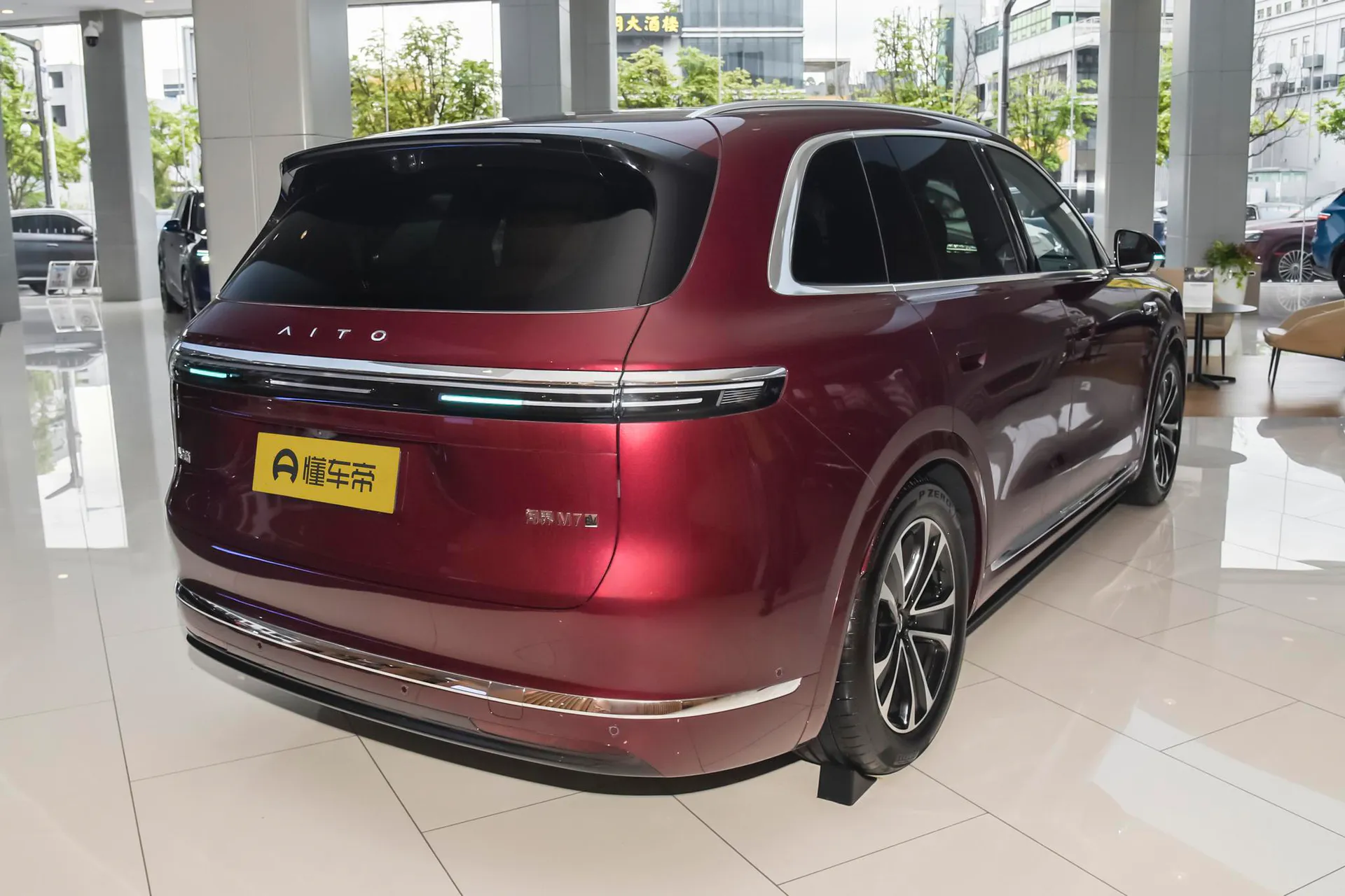  M7 Pure EV Ultra 6-Seater AWD (192-Line LiDAR)