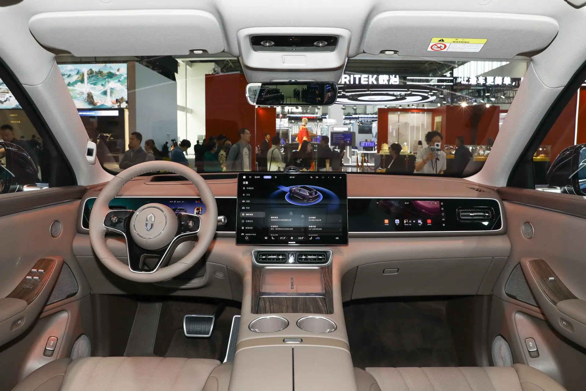  M7 Pure EV Ultra 6-Seater AWD (896-Line LiDAR)